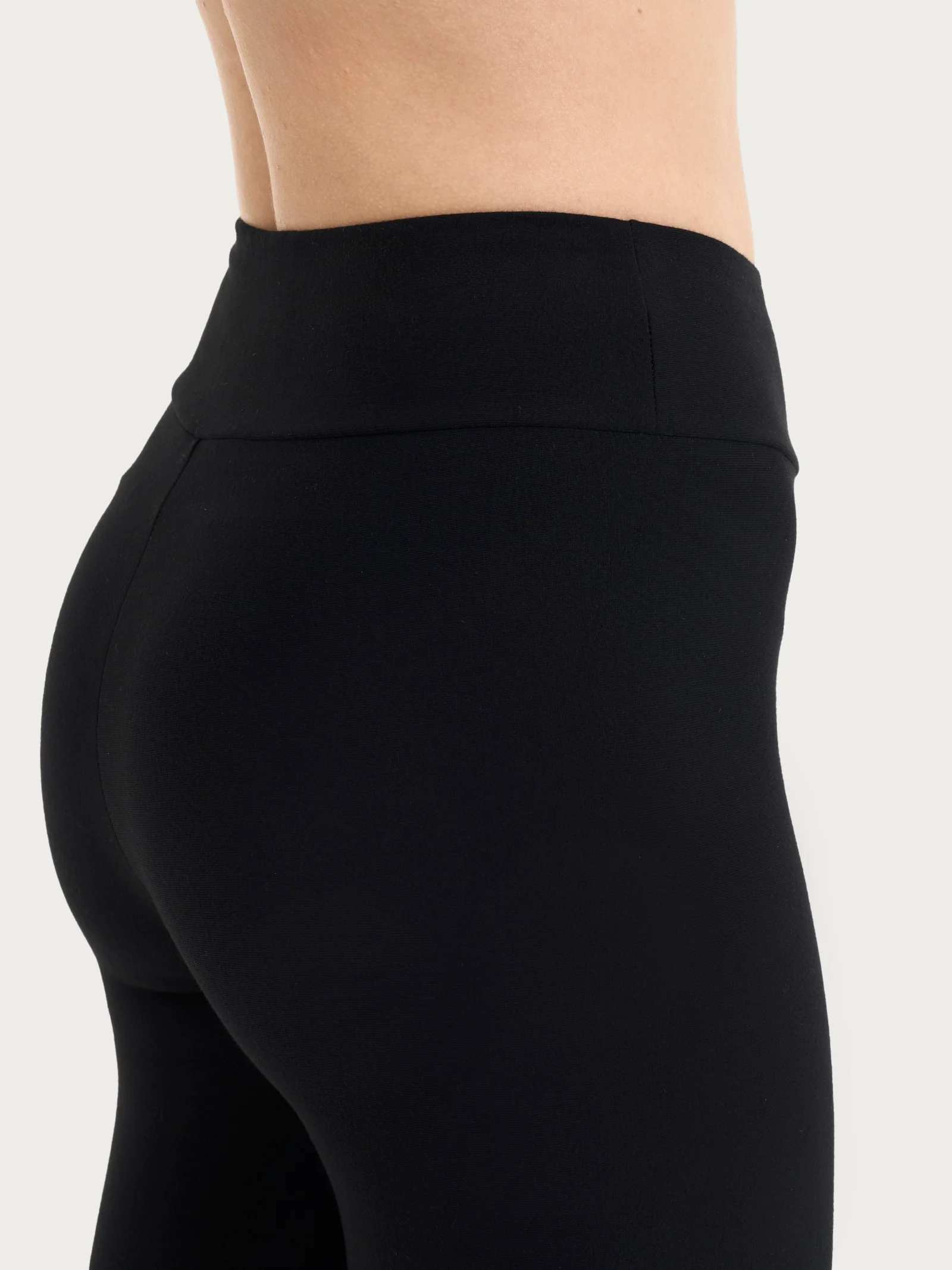 beYOUtiful Homewear – Leggings a pinocchietto in cotone elasticizzato - Nero - Image 3