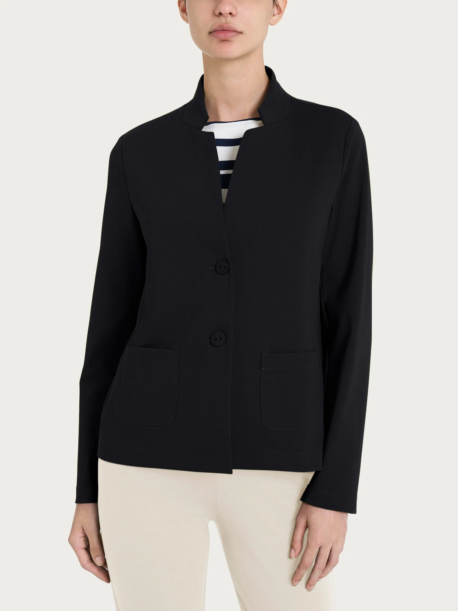 Blazer corto con revers alzato in Compact Light - Nero