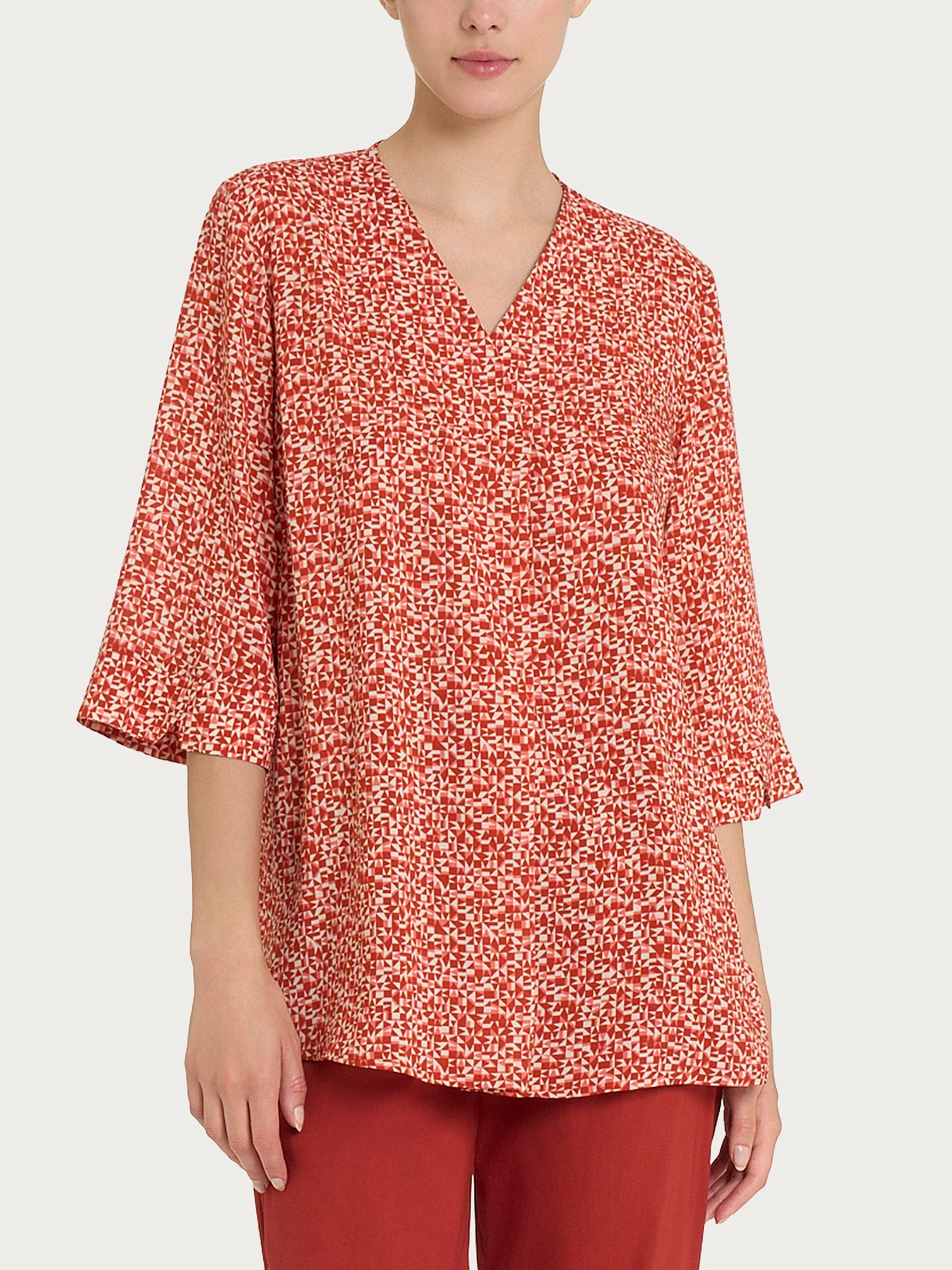 Blusa con geometric pattern e manica 3/4 in Ecoseta - Fant. Dubarry