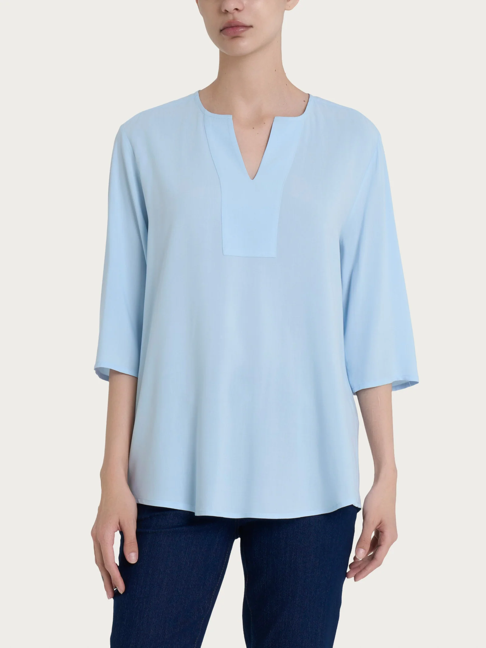 Blusa con scollo a V e manica 3/4 in Ecoseta - Skyway