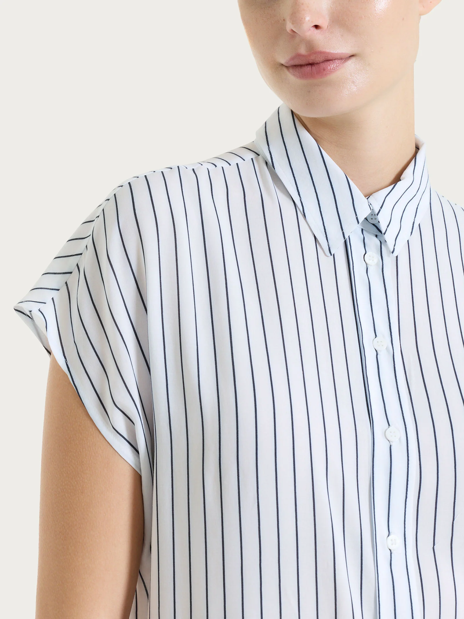 Camicia a righe con manica corta in Ecoseta - Fant.Bleu - Image 4