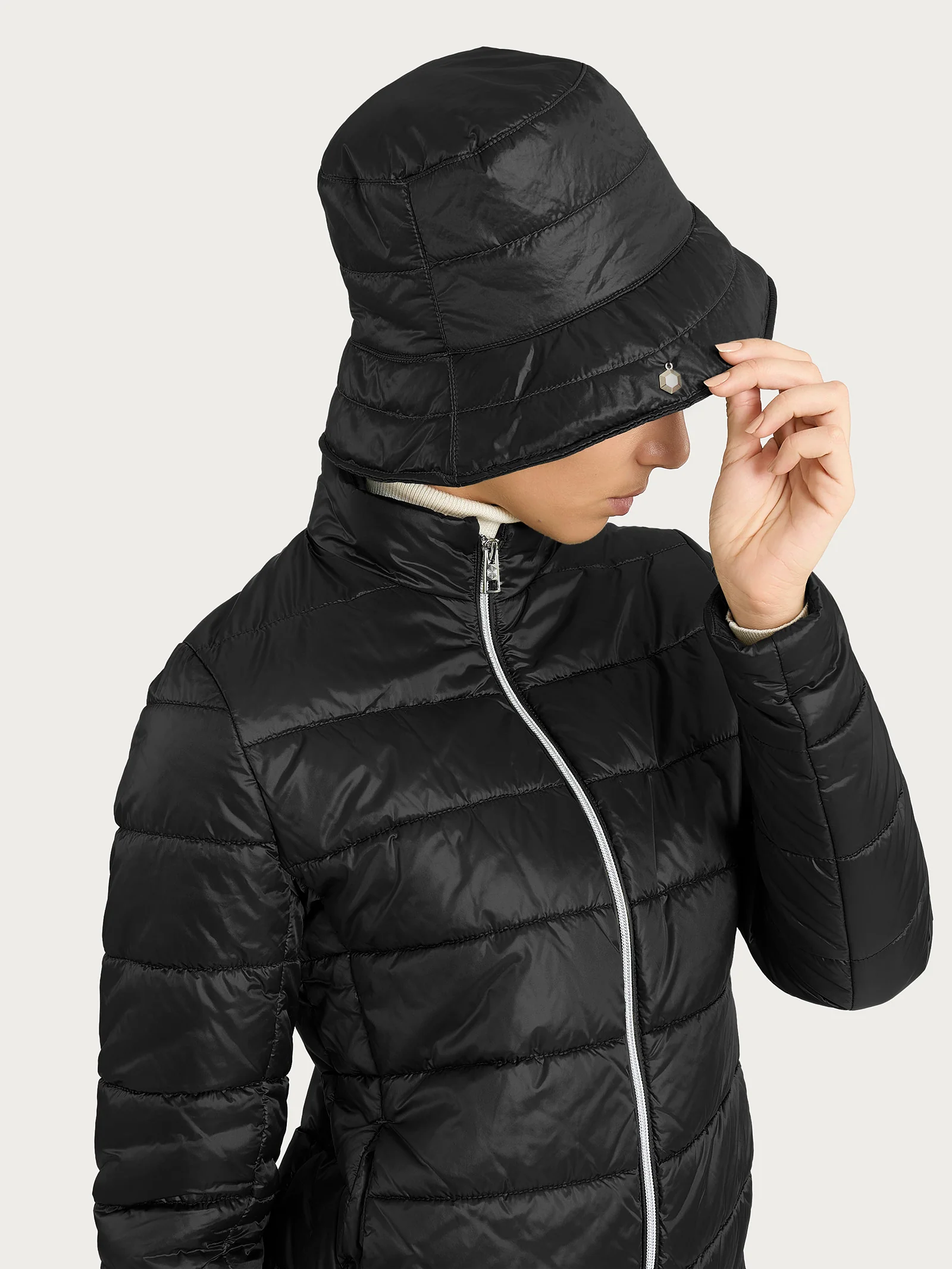 Cappello bucket imbottito in lana - Nero