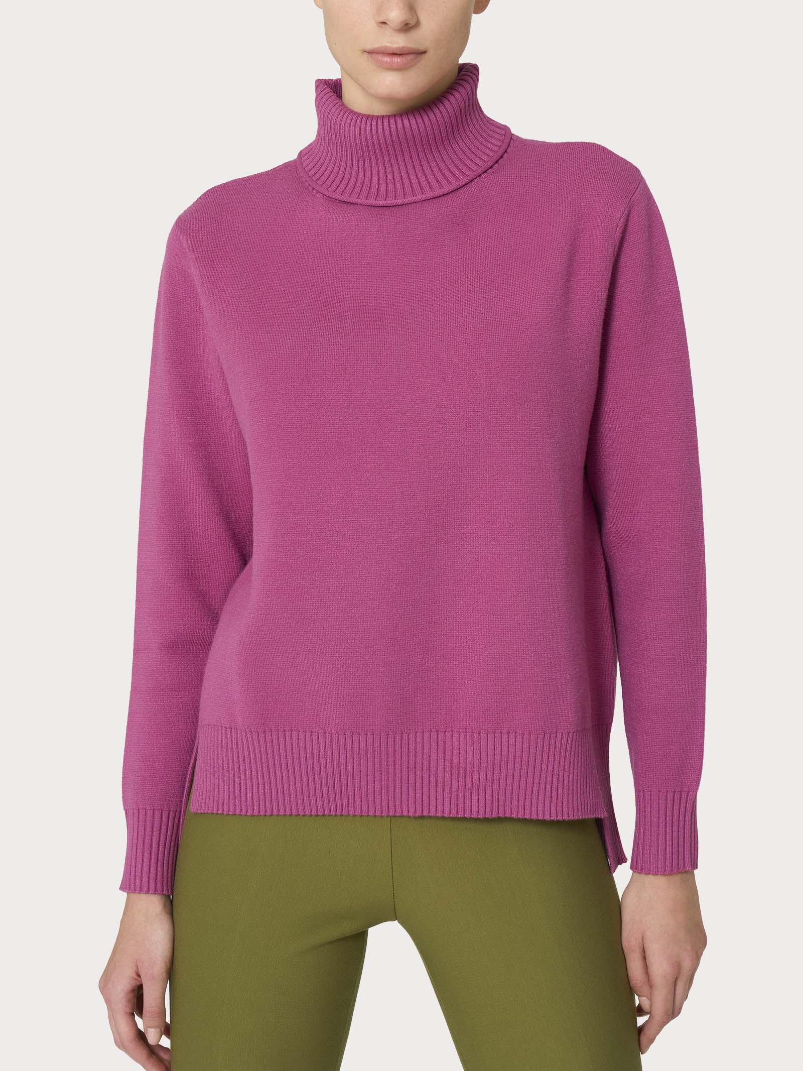 Dolcevita asimmetrico in Super Soft - Red Violet