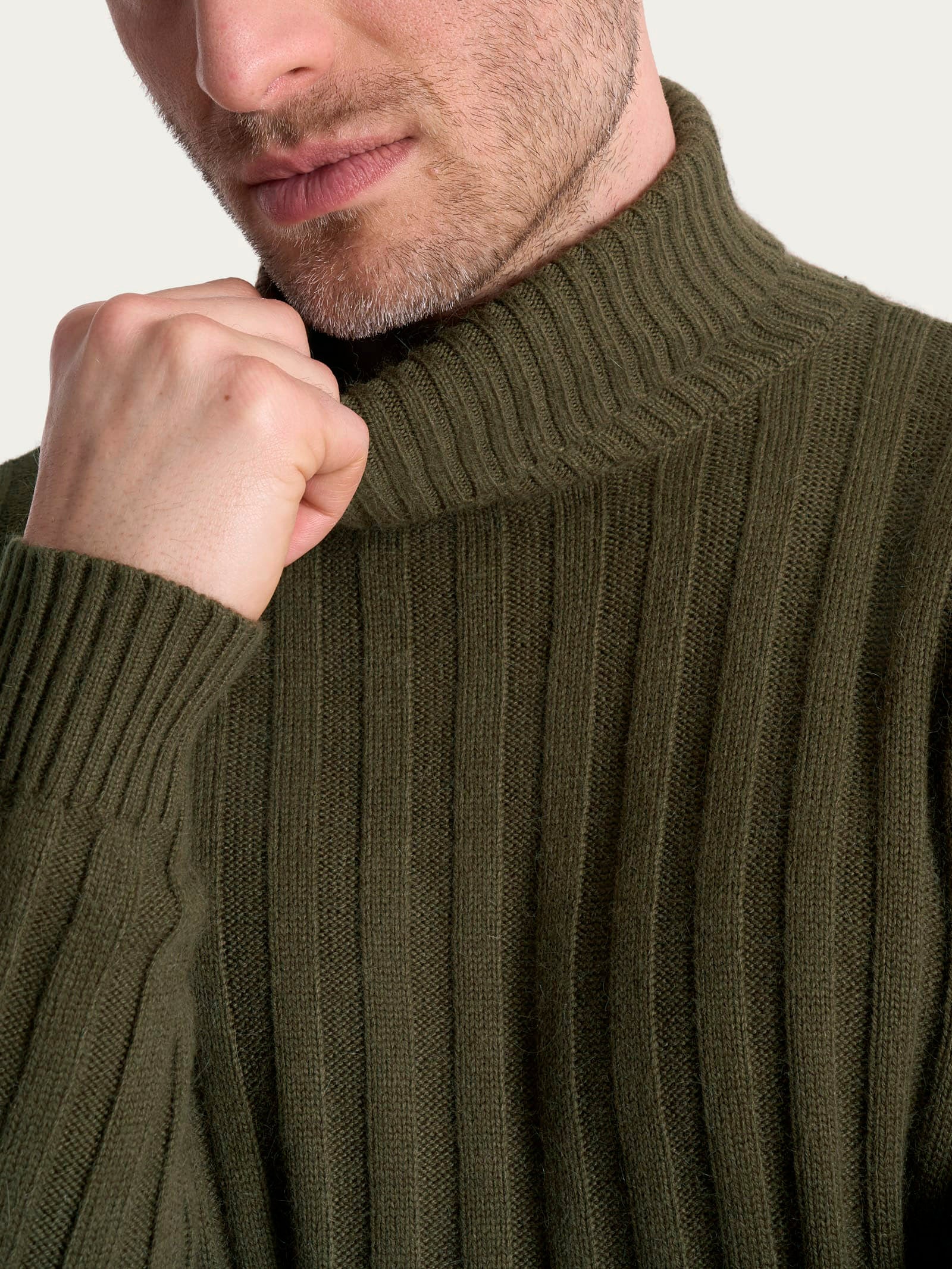 Dolcevita con costa piatta in Natural Soft - Dark Olive - Image 3