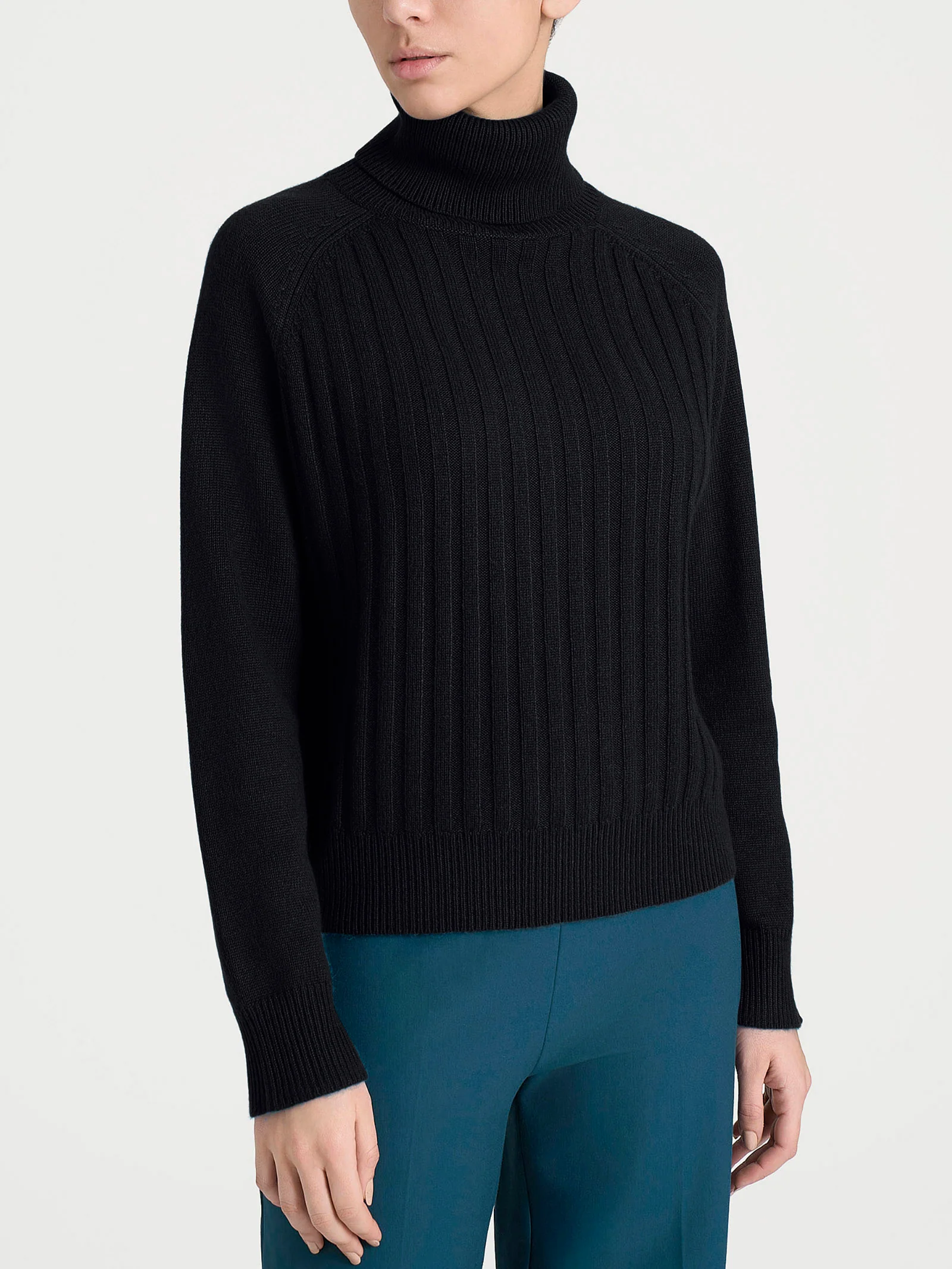 Dolcevita con coste in Natural Soft - Nero