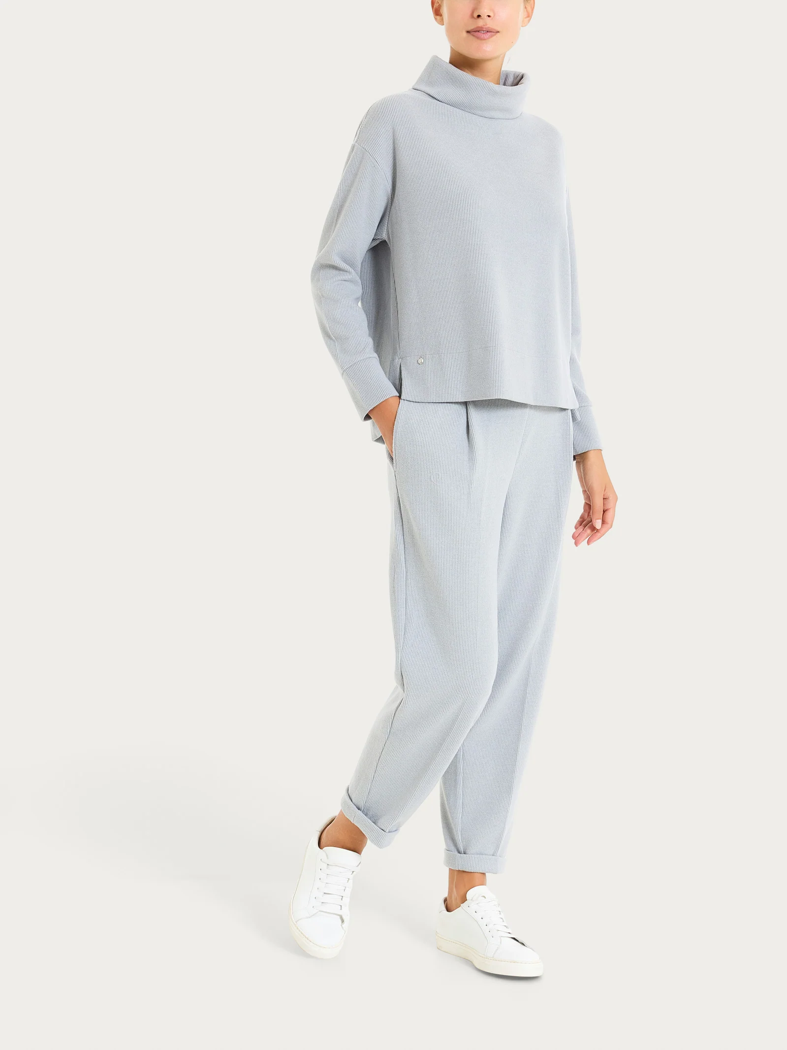 Felpa con collo a ciambella in Velvet - Ultimate Gray - Image 4