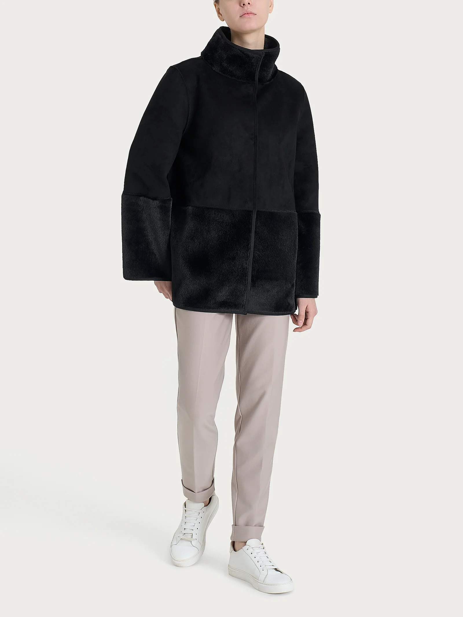 Giacca lunga con collo alto double-face in Vegan Shearling  - Nero - Image 12