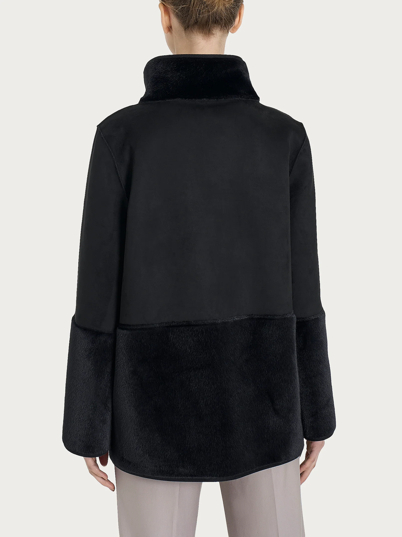 Giacca lunga con collo alto double-face in Vegan Shearling  - Nero - Image 6