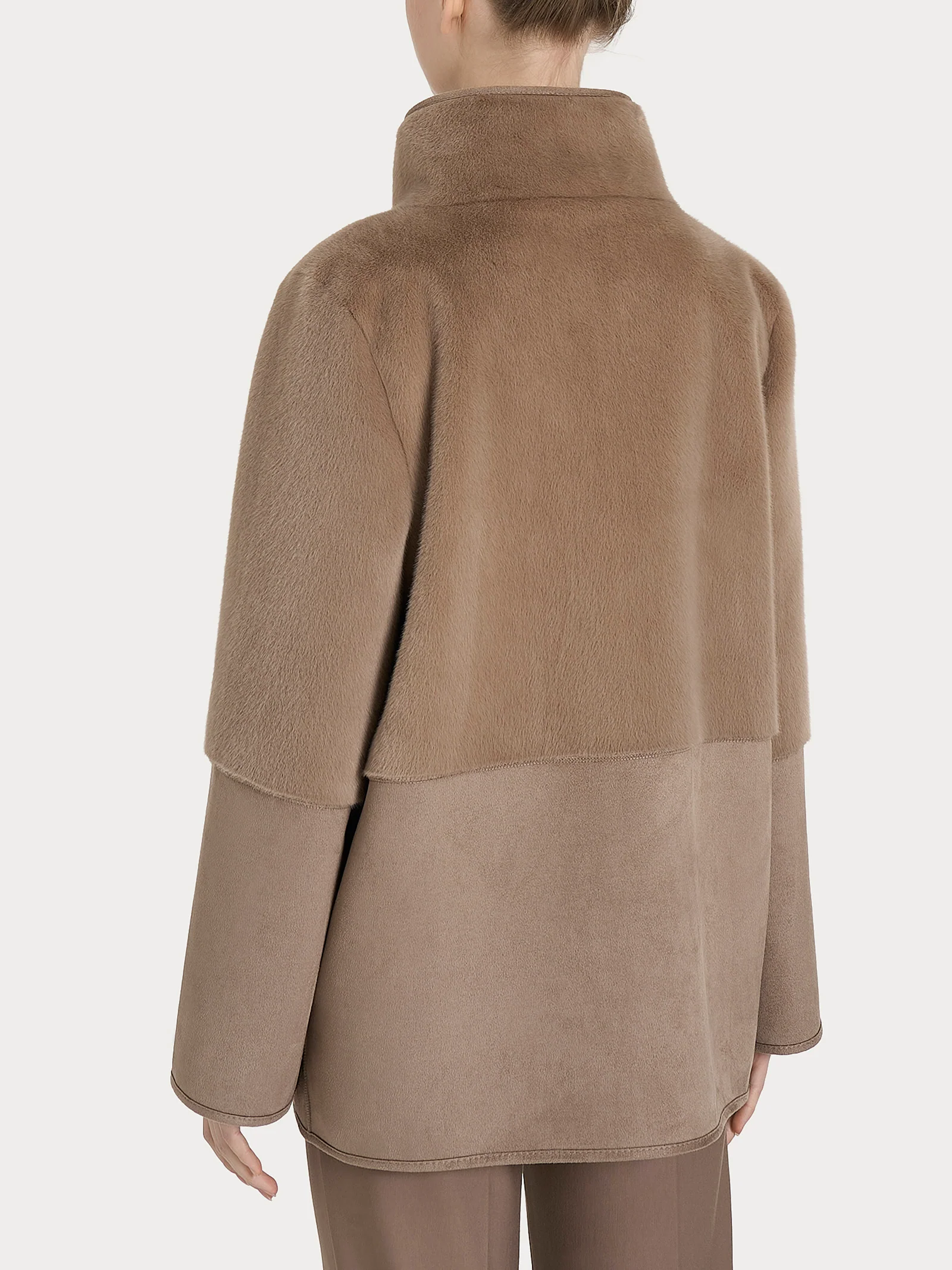Giacca lunga con collo alto double-face in Vegan Shearling  - Pine Bark - Image 3