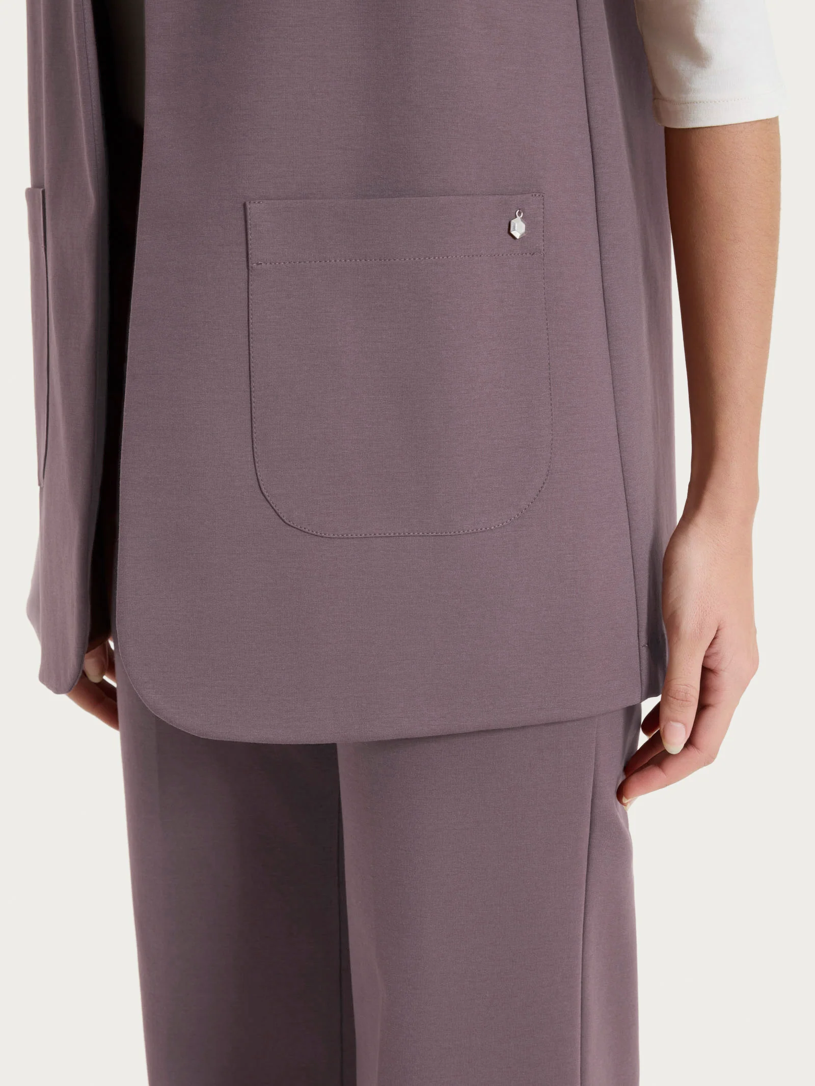 Gilet aperto in Compact Light - Plum Truffle - Image 4