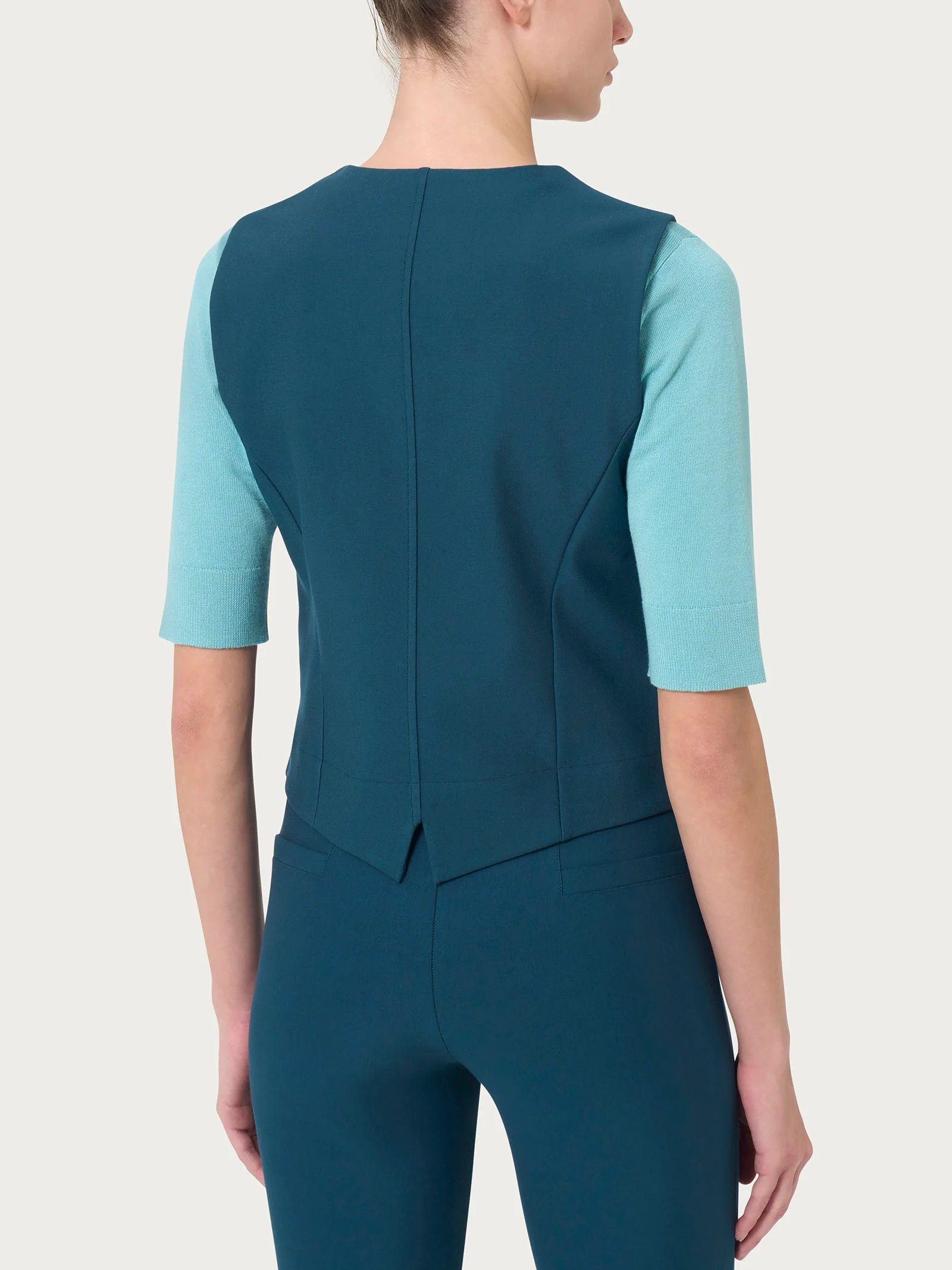 Gilet con quattro bottoni in Compact - Reflecting Pond - Image 2