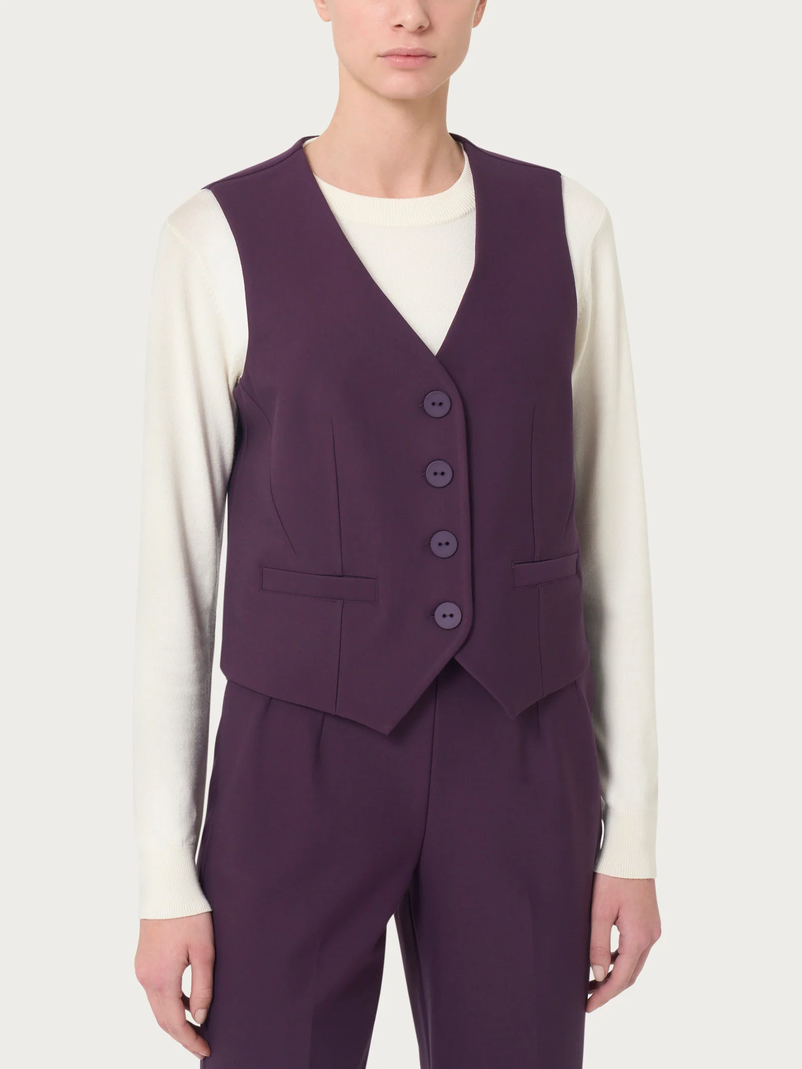 Gilet con quattro bottoni in Compact - Plum Perfect