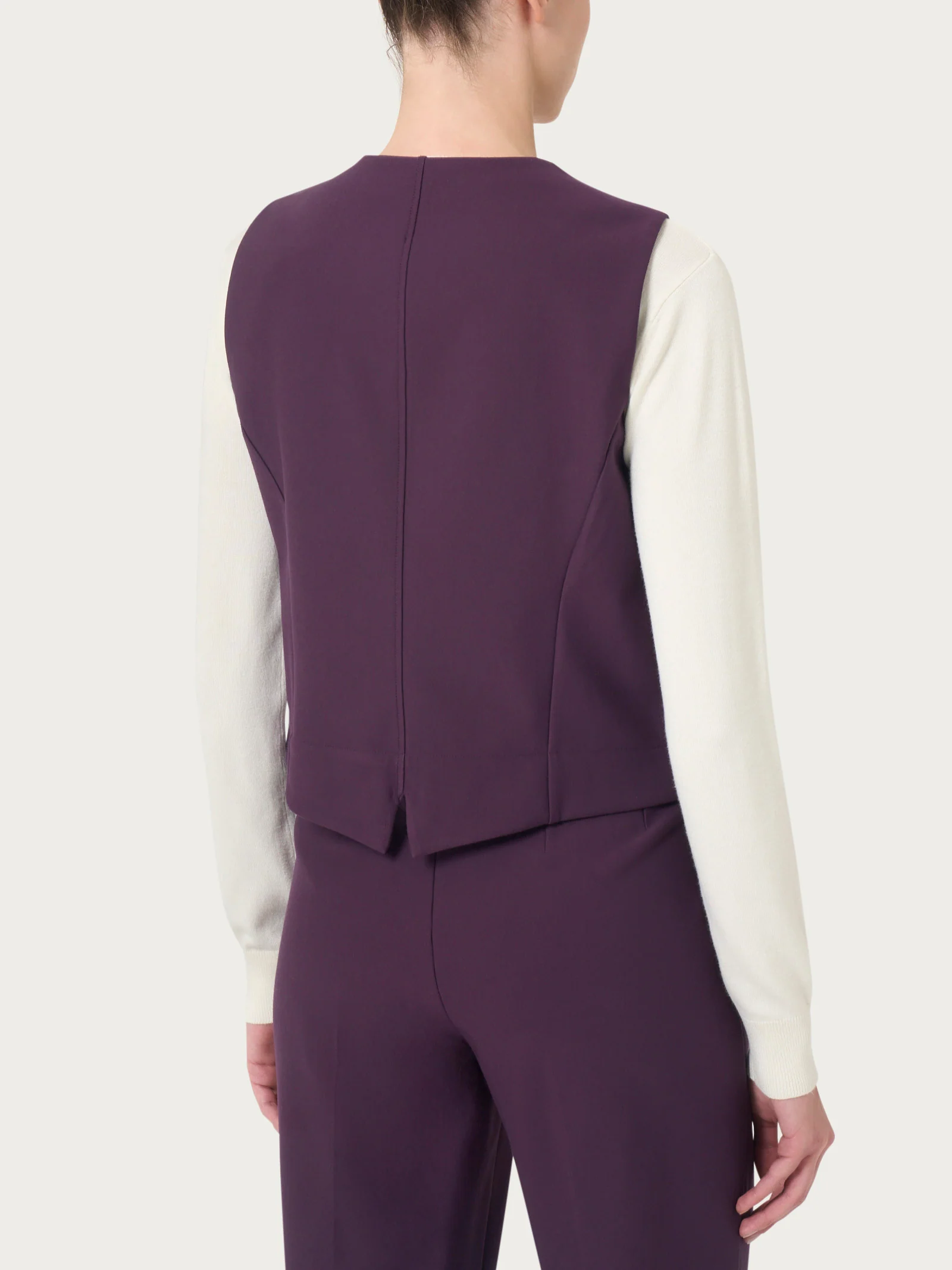 Gilet con quattro bottoni in Compact - Plum Perfect - Image 2