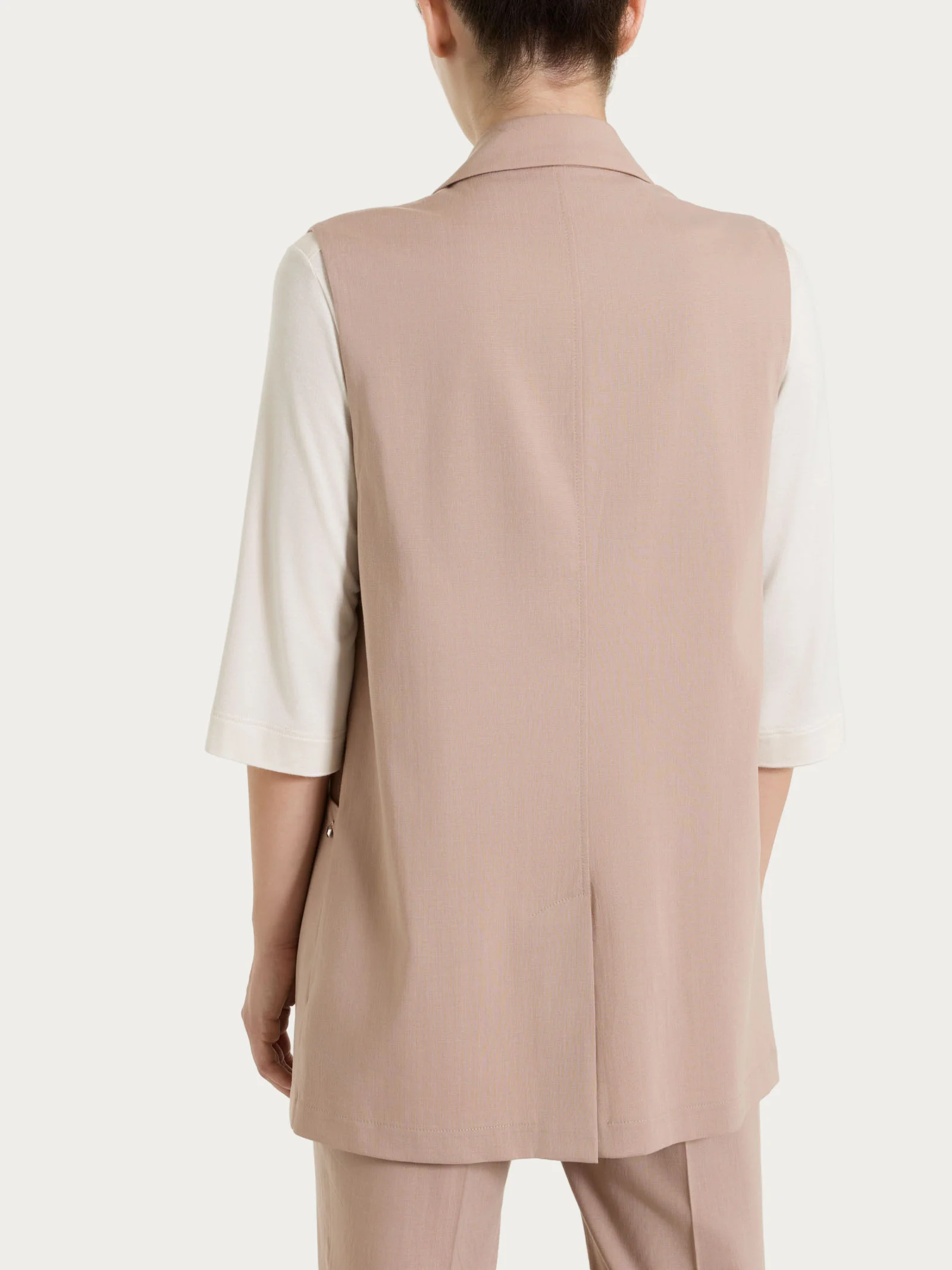 Gilet lungo in Super Natural - Warm Taupe - Image 2