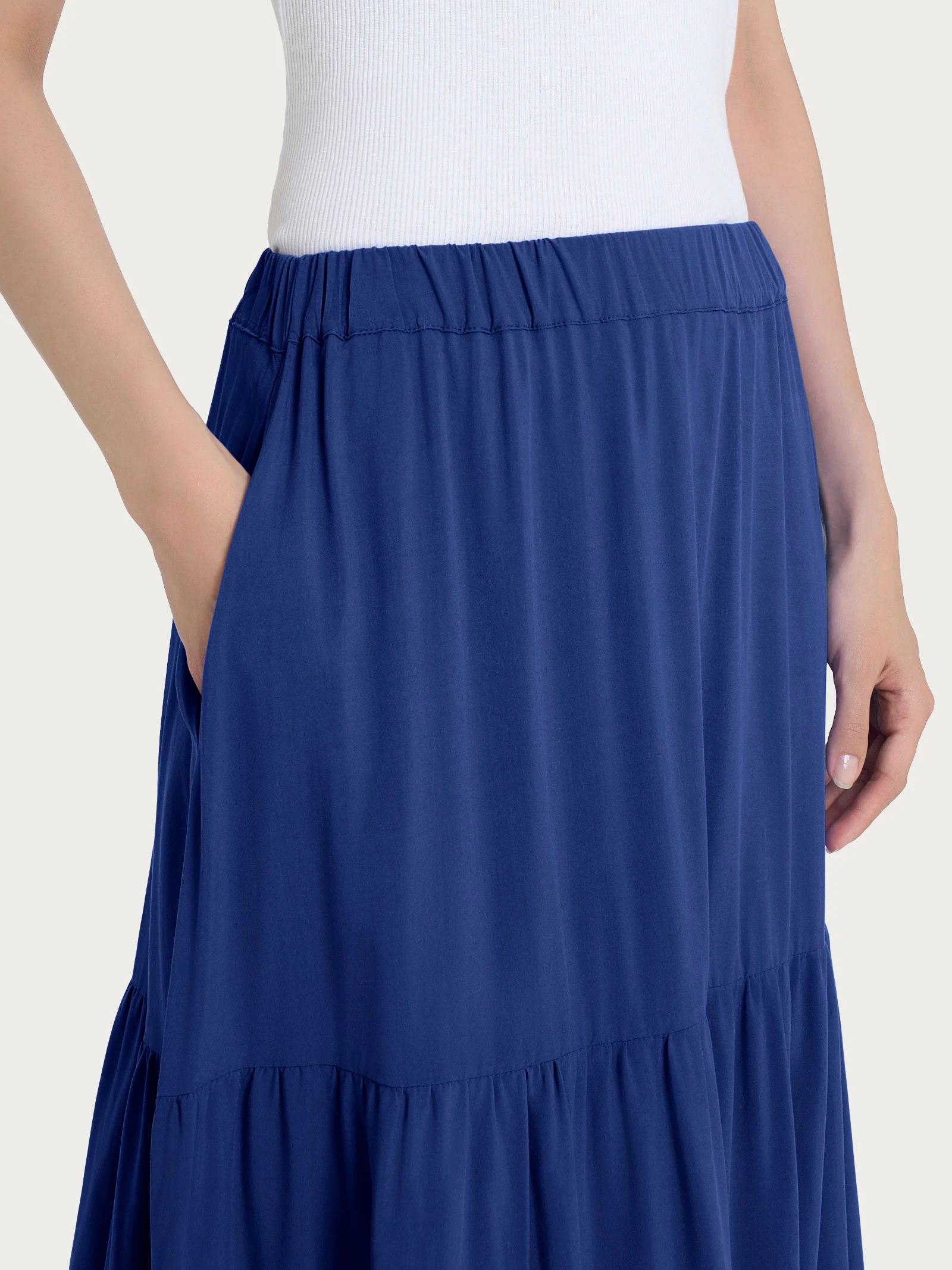 Gonna lunga tinta unita in Ecoseta - Blueberry - Image 3