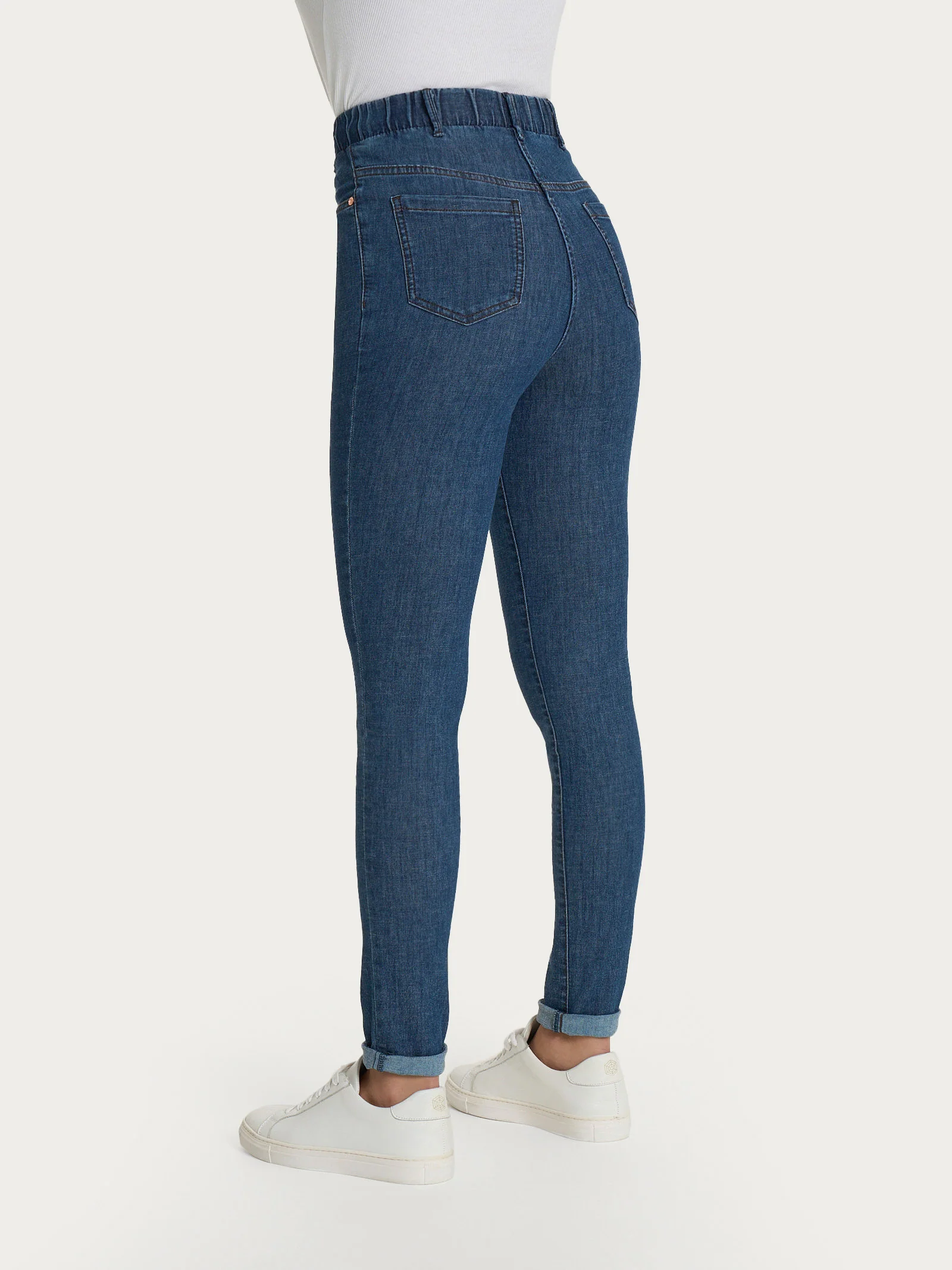 Jeans a 5 tasche con vita piatta in Light Denim - Jeans - Image 4