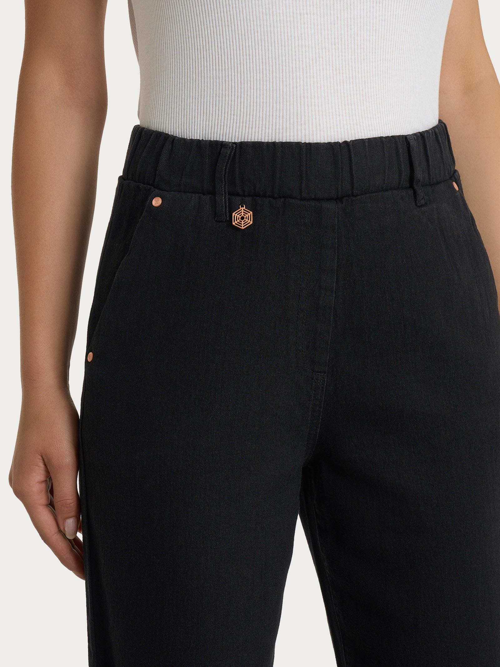 Jeans a carota in 4 Seasons Denim - Nero - Image 4