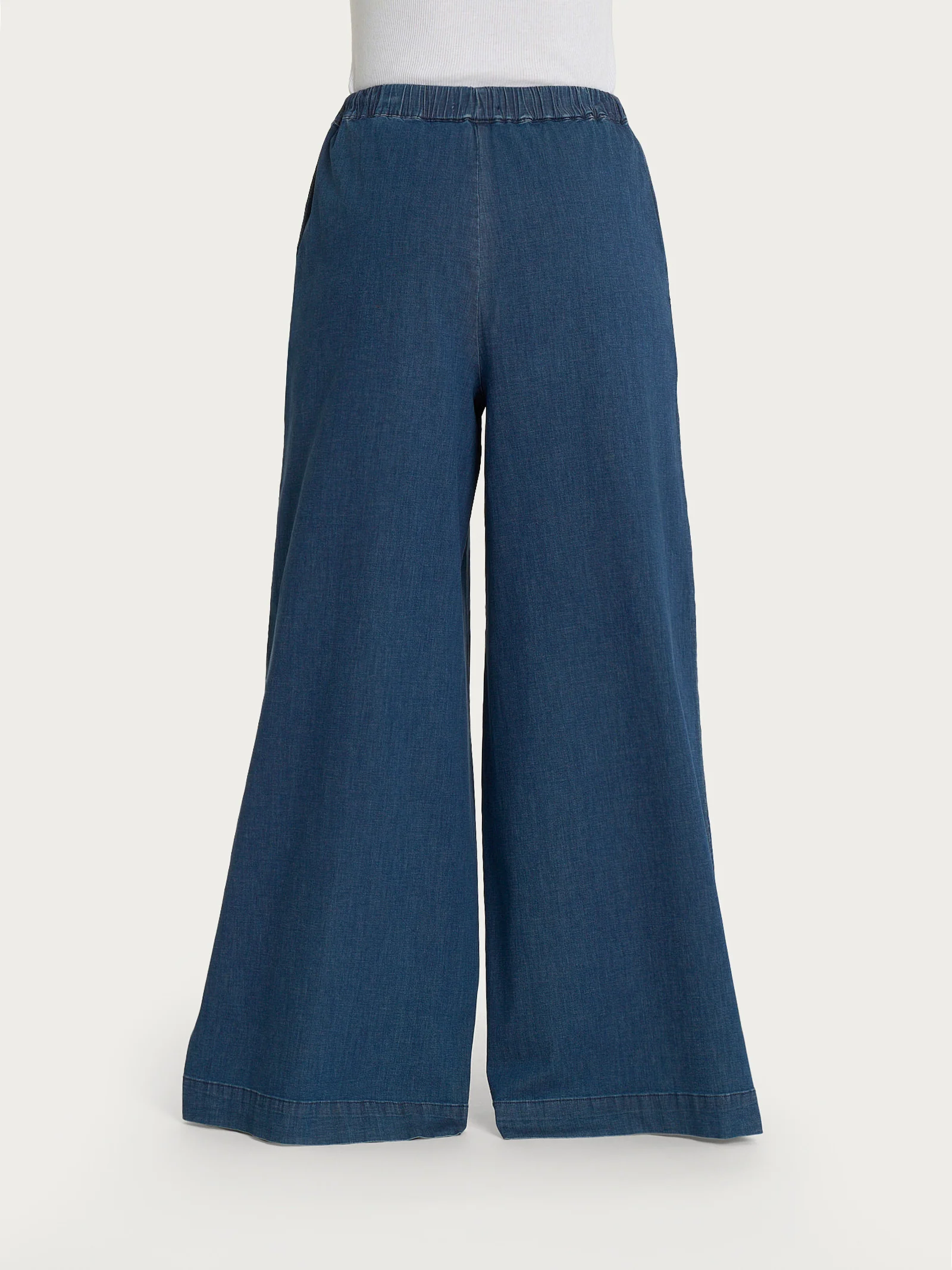 Jeans a palazzo con tasche e vita piatta in Super Light Denim - Indigo - Image 2