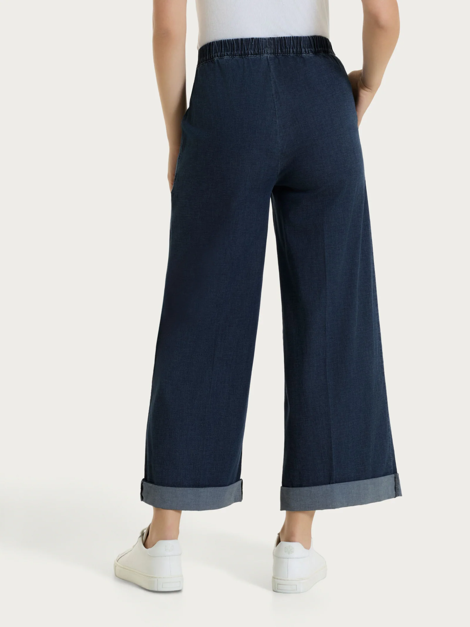 Jeans ampio alla caviglia con vita piatta in Super Light Denim - Dark Indigo - Image 2