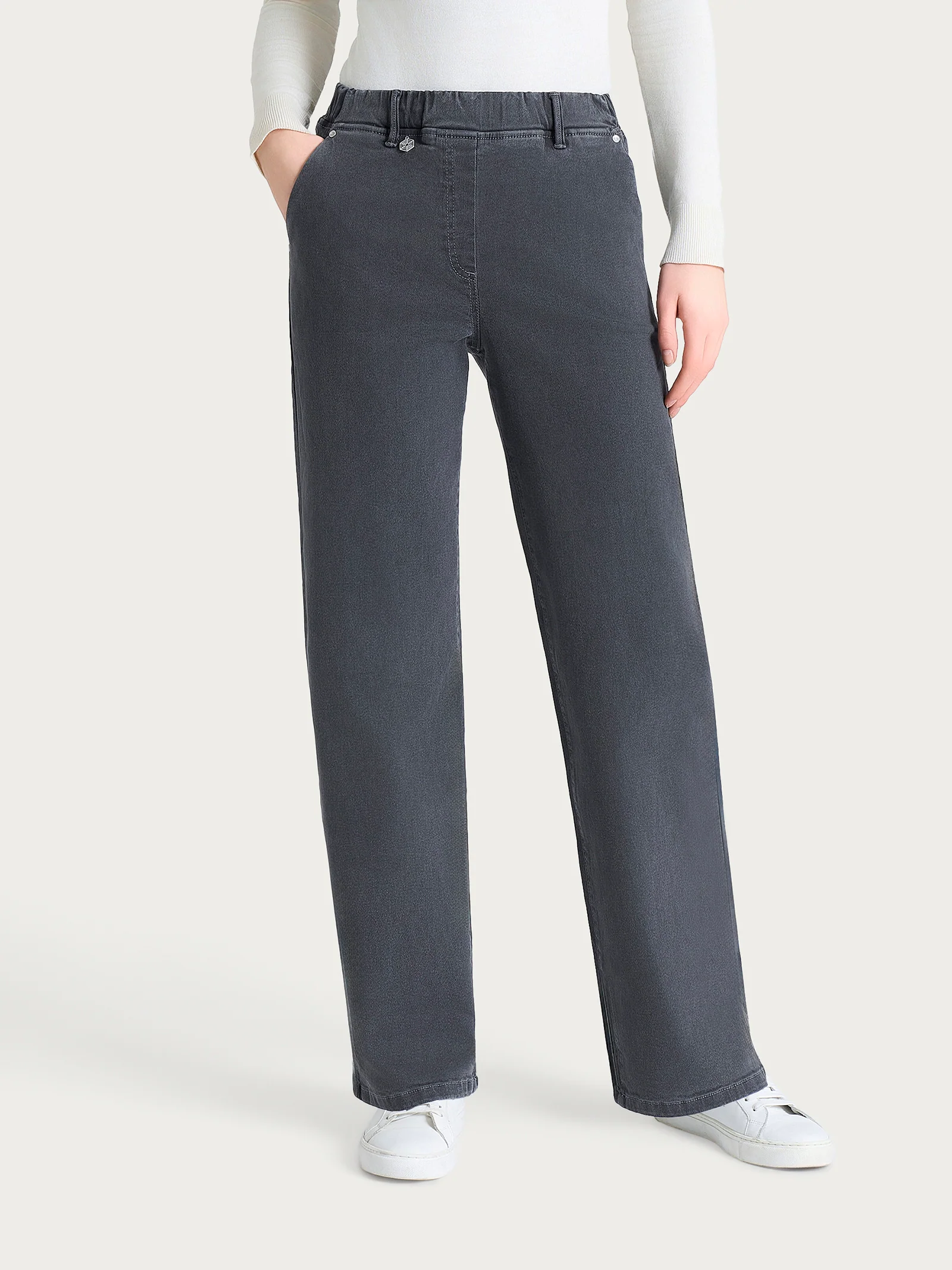 Jeans ampio con tasche in Super Denim - Ferro