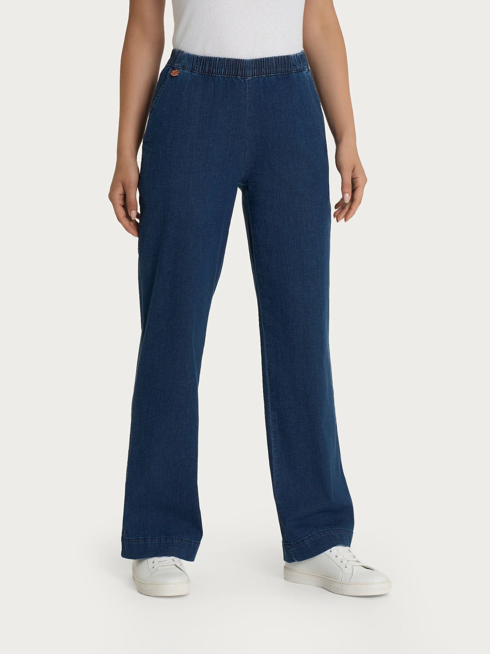 Jeans ampio con tasche in Super Light Denim - Indigo