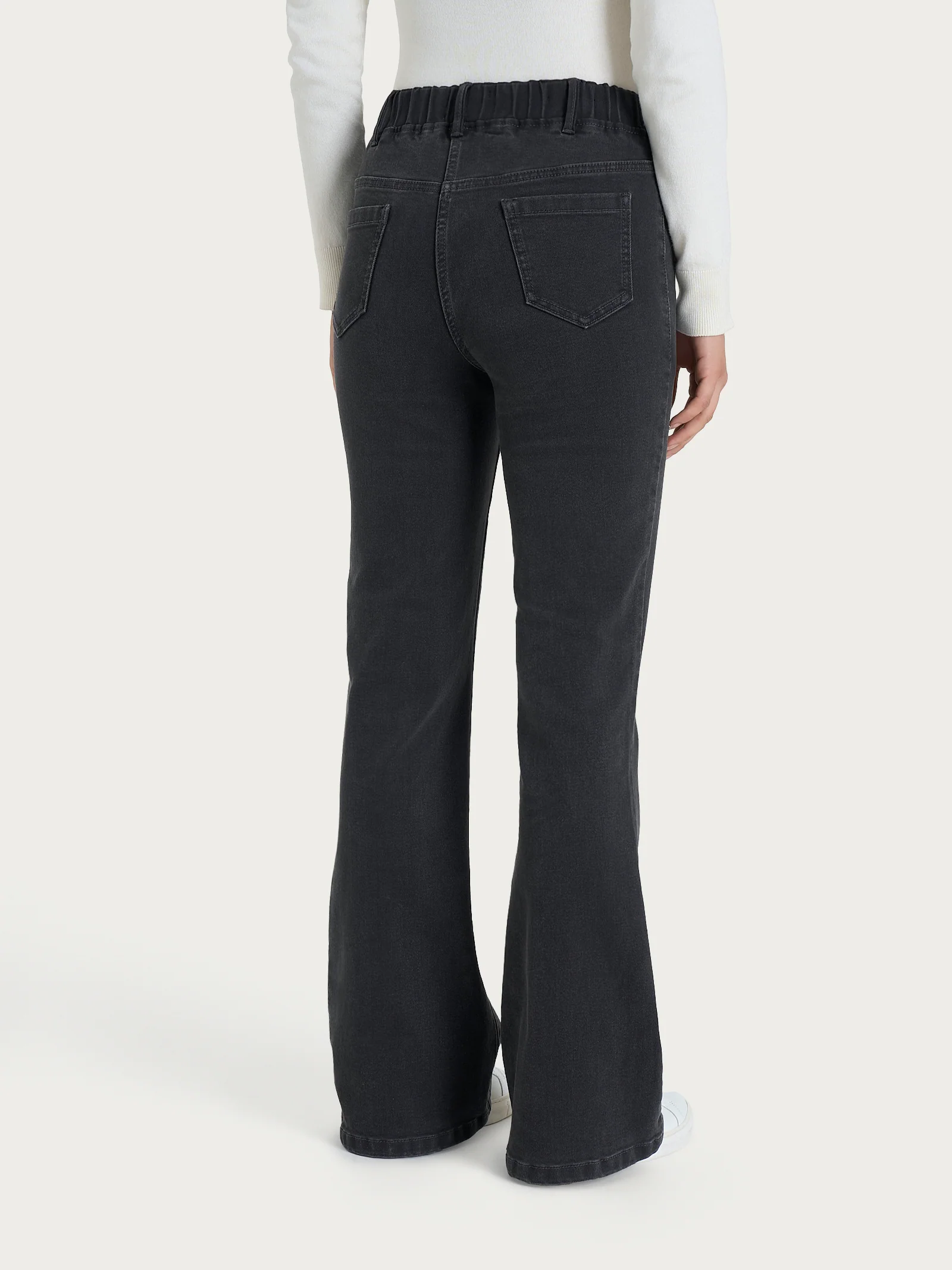 Jeans flare con tasche in Super Denim - Antracite - Image 2