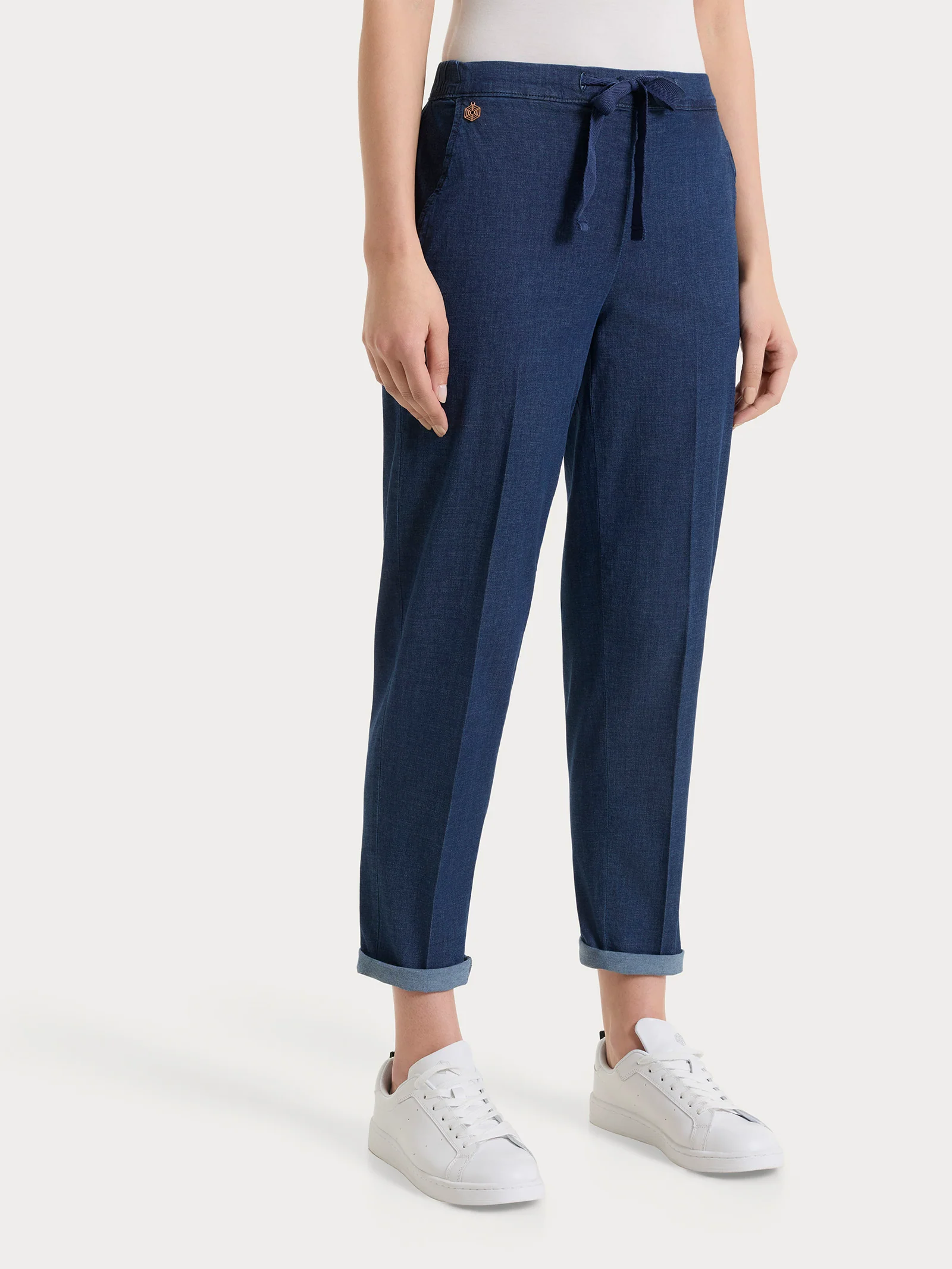 Jeans jogger con tasche in Super Light Denim - Indigo - Image 2