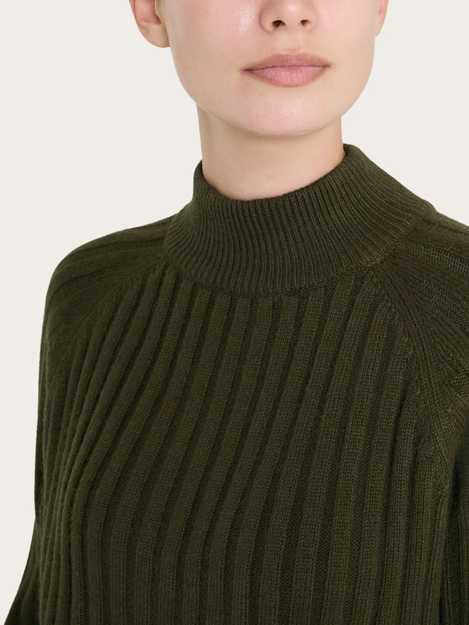 Lupetto con coste in Natural Soft - Dark Olive - Image 3
