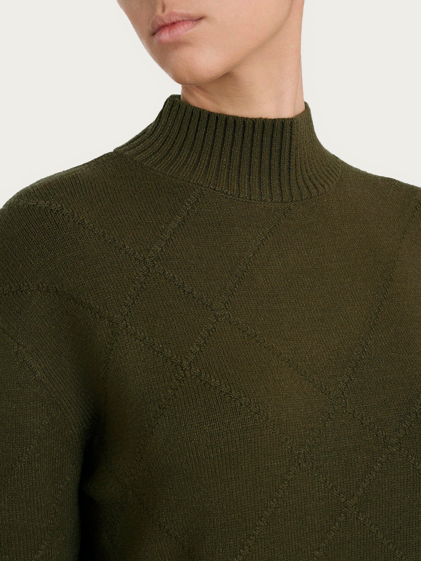 Lupetto con fantasia check diagonale in Super Soft - Dark Olive - Image 4