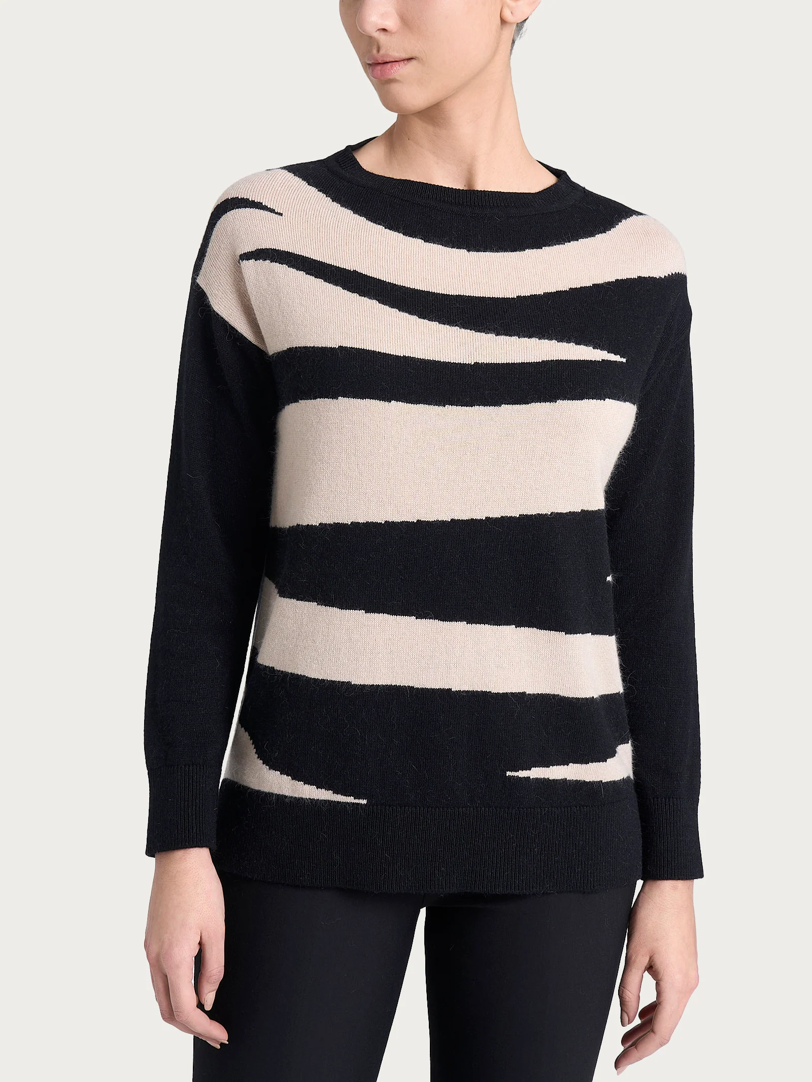 Maglia animalier con collo a barchetta in misto angora - Fant.Nero