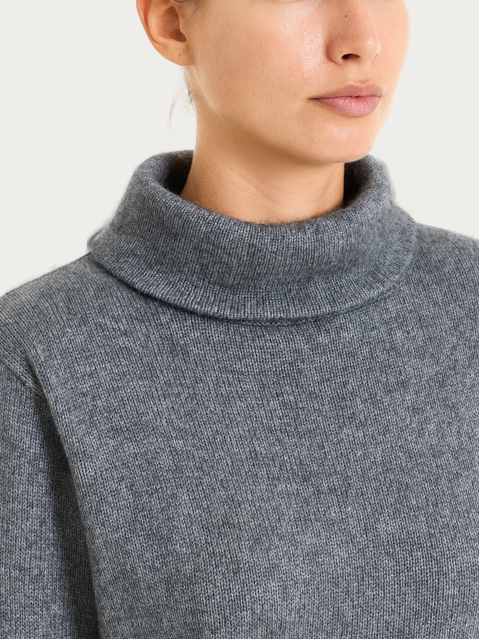Maglia con collo a ciambella in Natural Soft - Ferro Mel. - Image 3