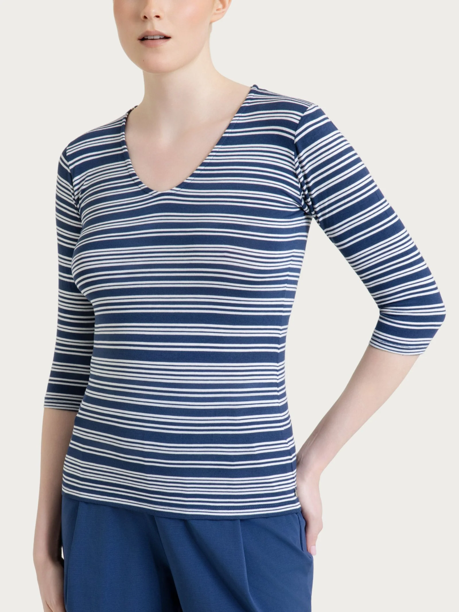 Maglietta a righe alternate con scollo a V in Viscosa Summer - Fant. Oceana