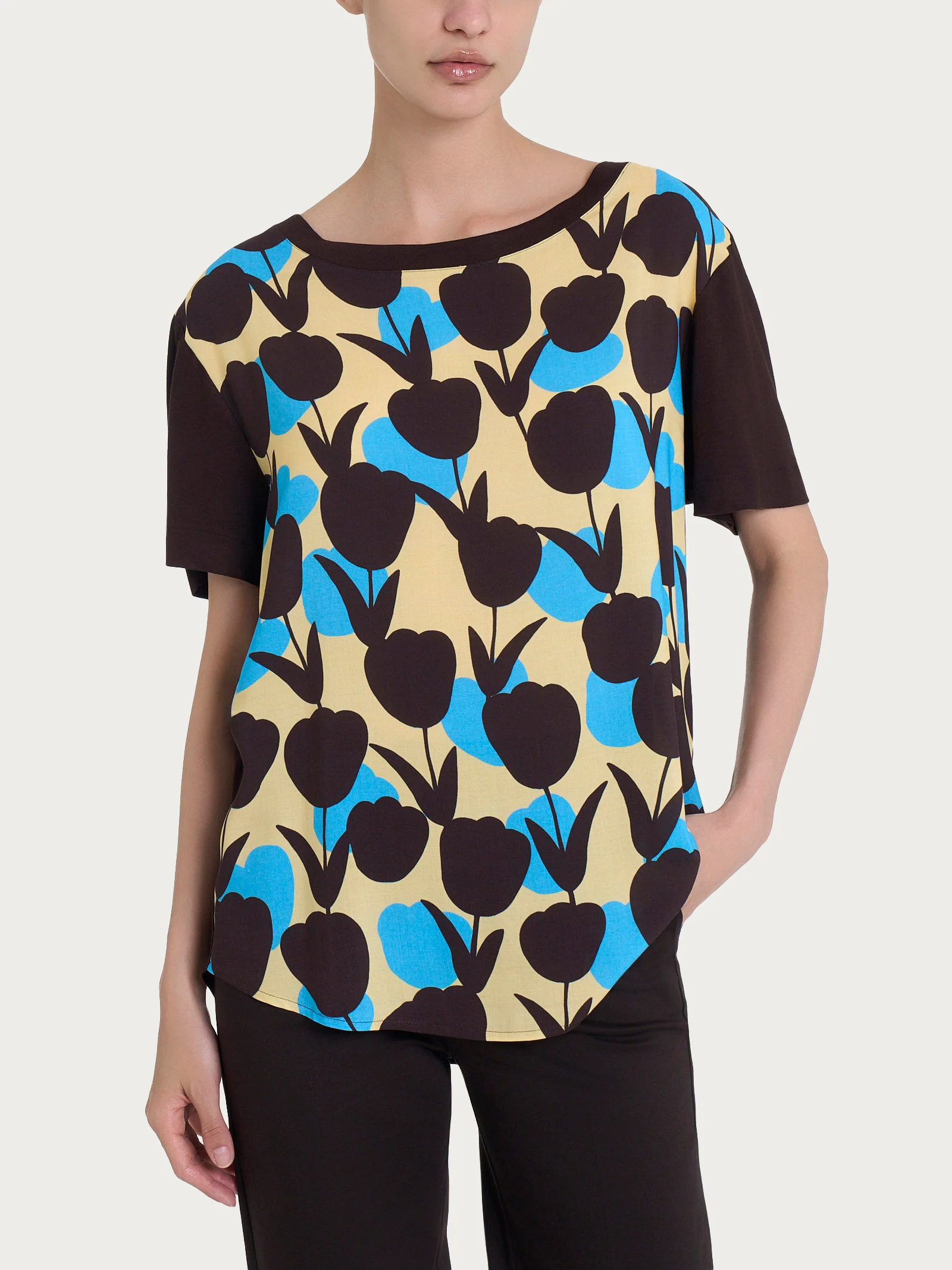 Maglietta con scollo a barchetta e tulips pattern in Misto Viscosa - Fant. Azure Blue