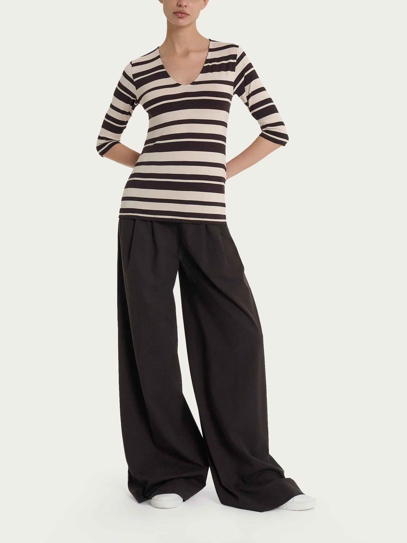 Maglietta con stripes e scollo a V in Viscosa Summer - Fant. Chocolate Torte Riga Alternata - Image 4