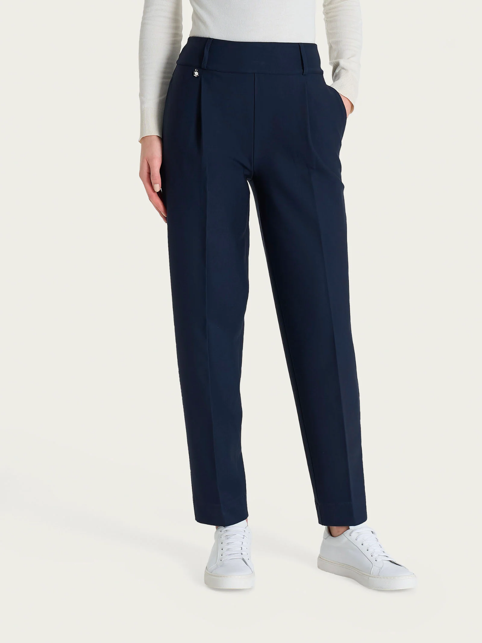 Pantalone a carota con tasche e pinces in Compact - Persia