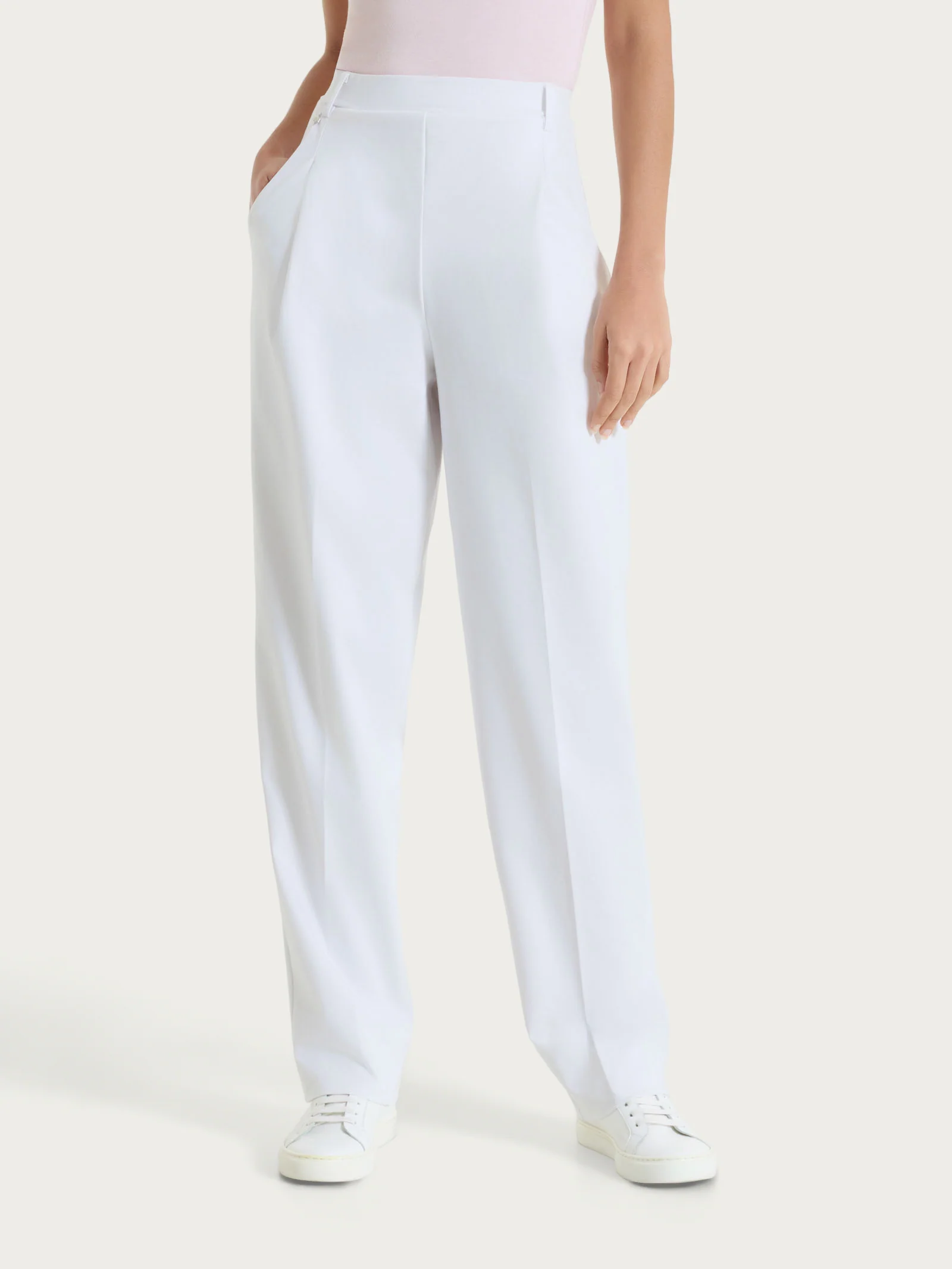 Pantalone a carota con tasche e pinces in Compact Light - Bianco