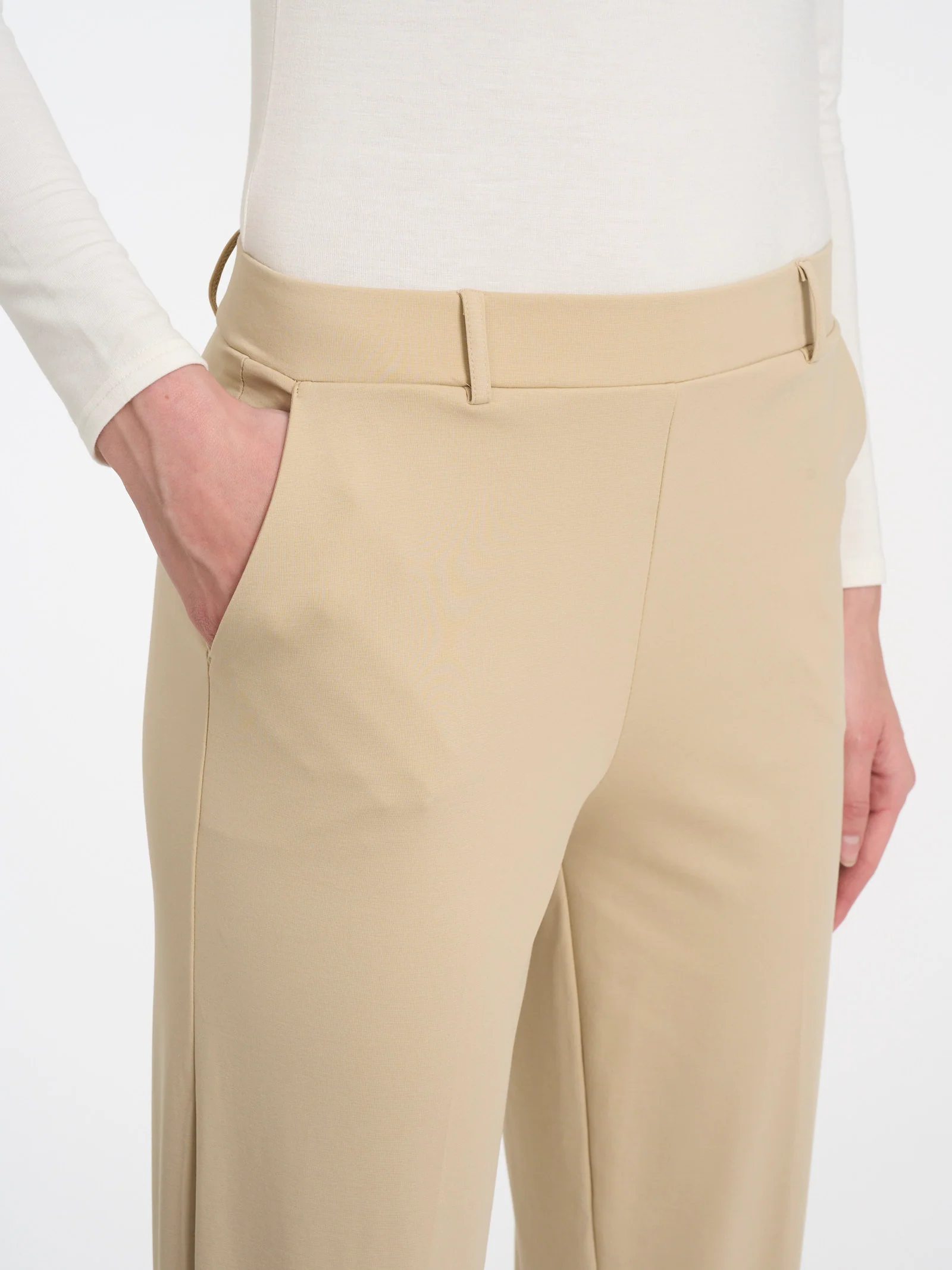 Pantalone a carota con tasche in Compact Light - Irish Cream - Image 5