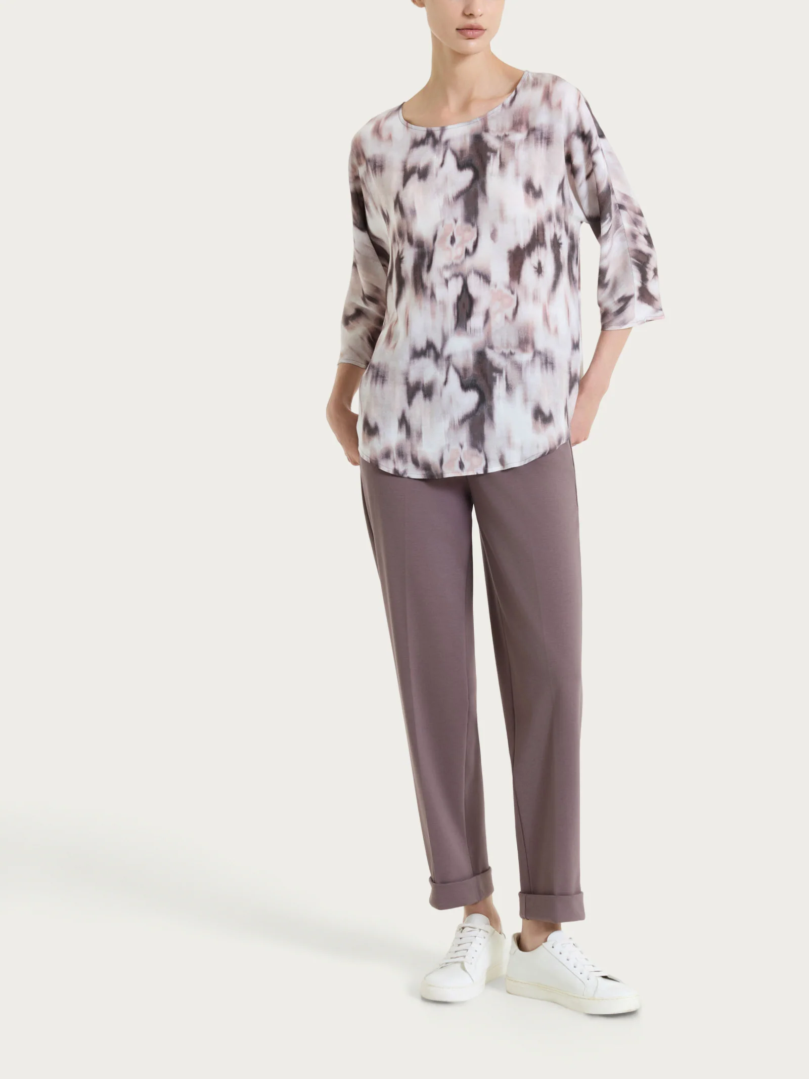 Pantalone a carota con tasche in Compact Light  - Plum Truffle - Image 7