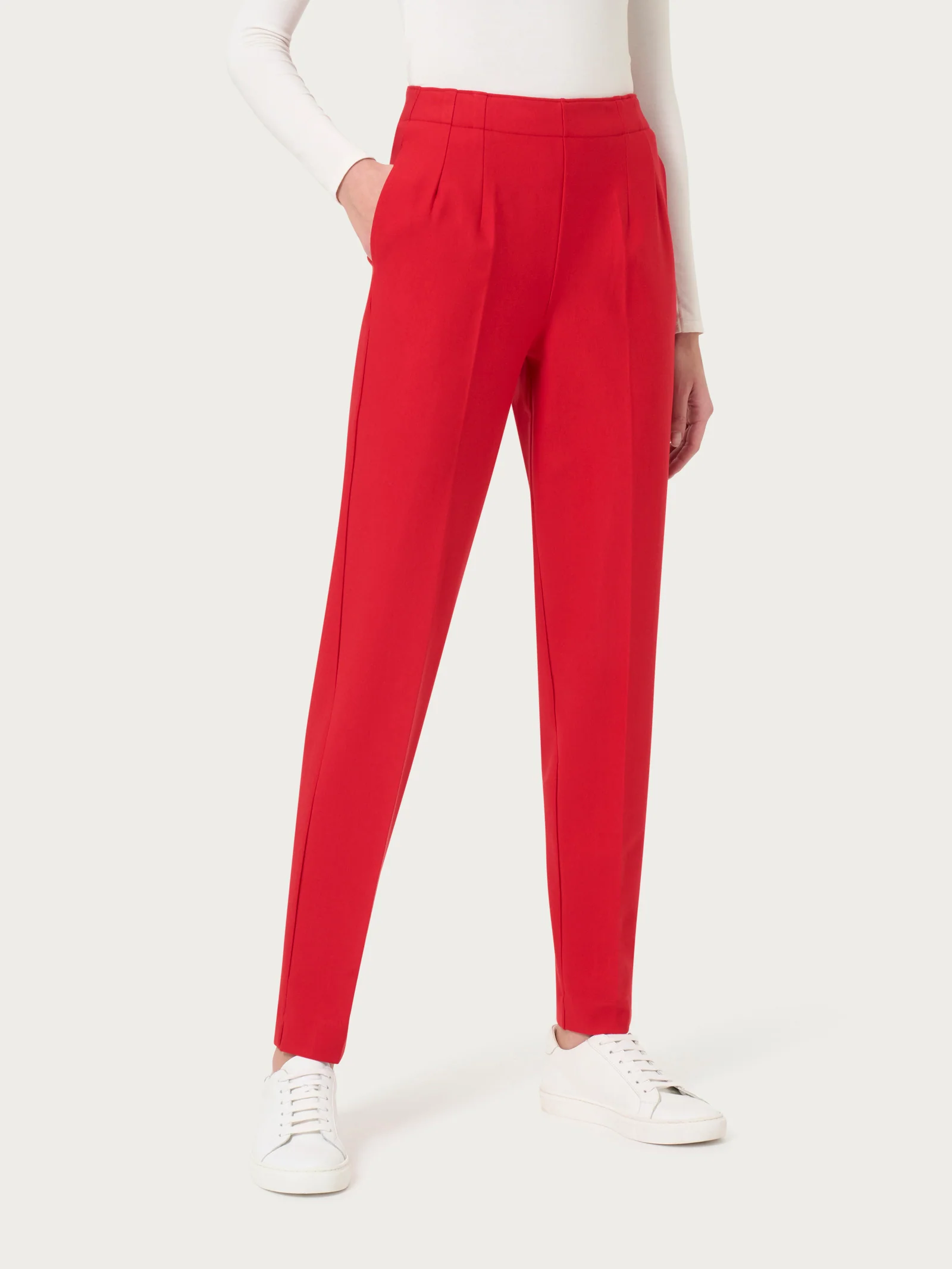 Pantalone a carota con tasche in tessuto Compact - Salsa