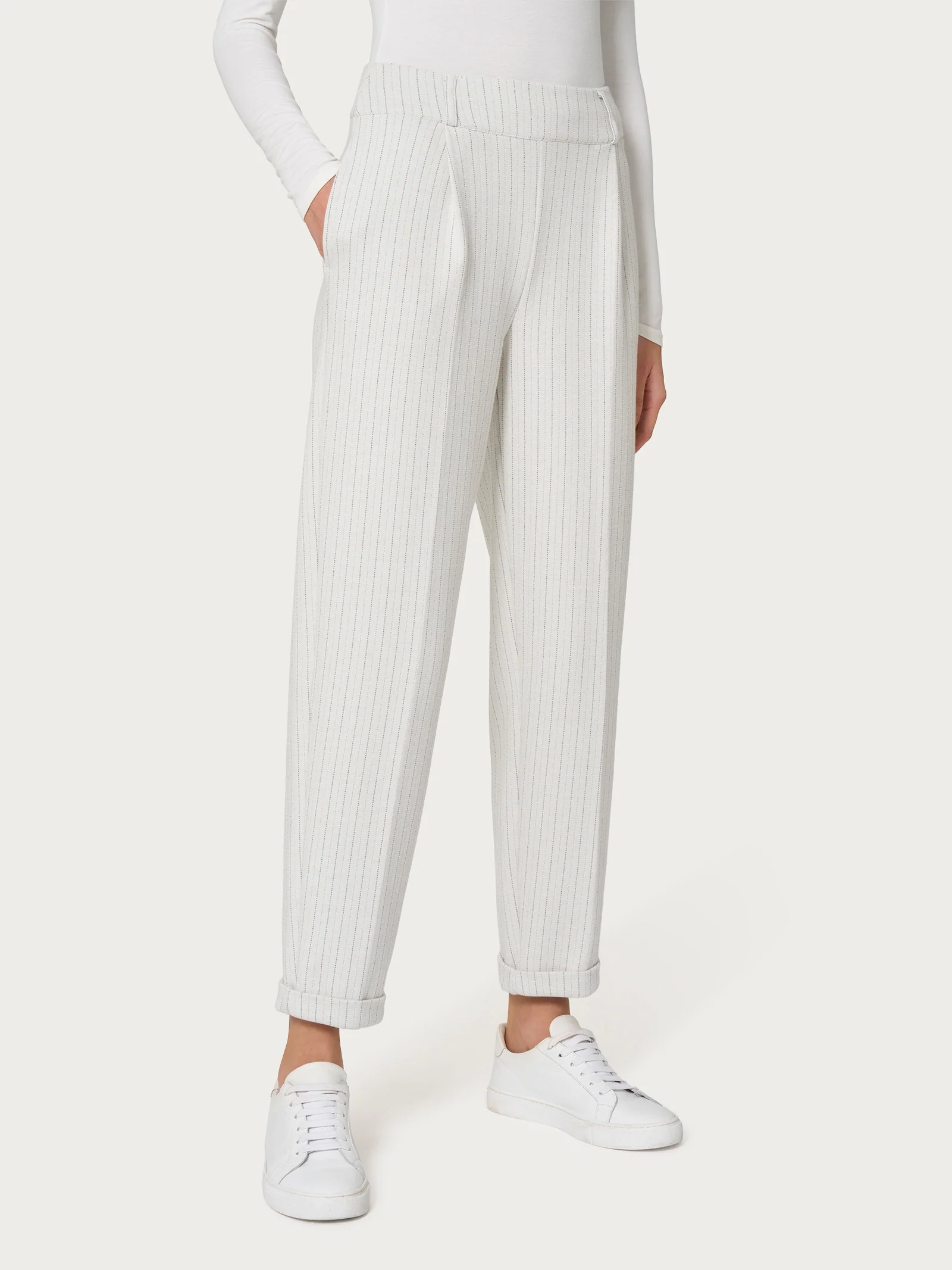 Pantalone a carota gessato con tasche e pinces in tessuto Eco Jacquard - Fant.Argento Mel.