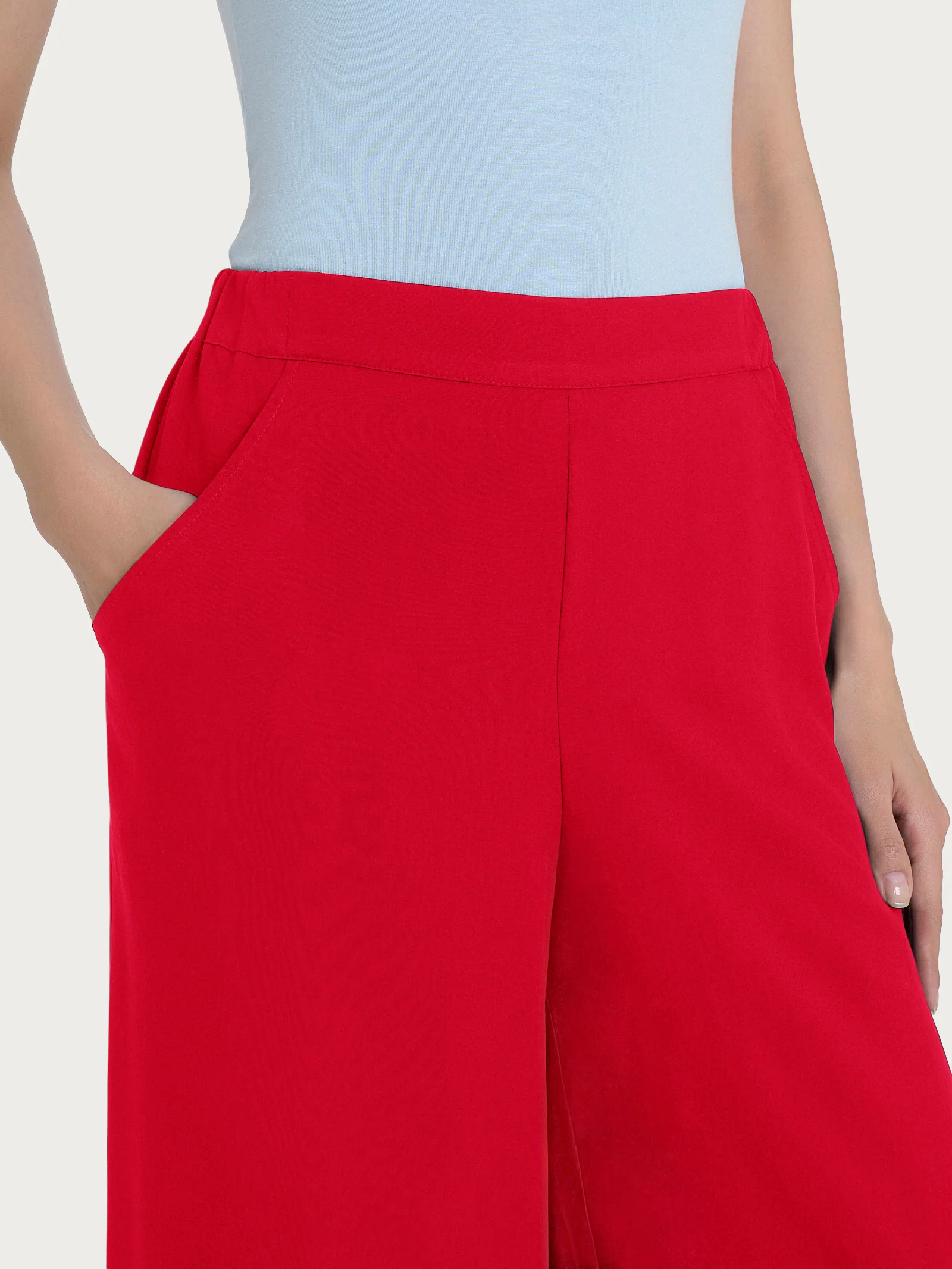 Pantalone a palazzo con tasche in Ecoseta - Salsa - Image 3
