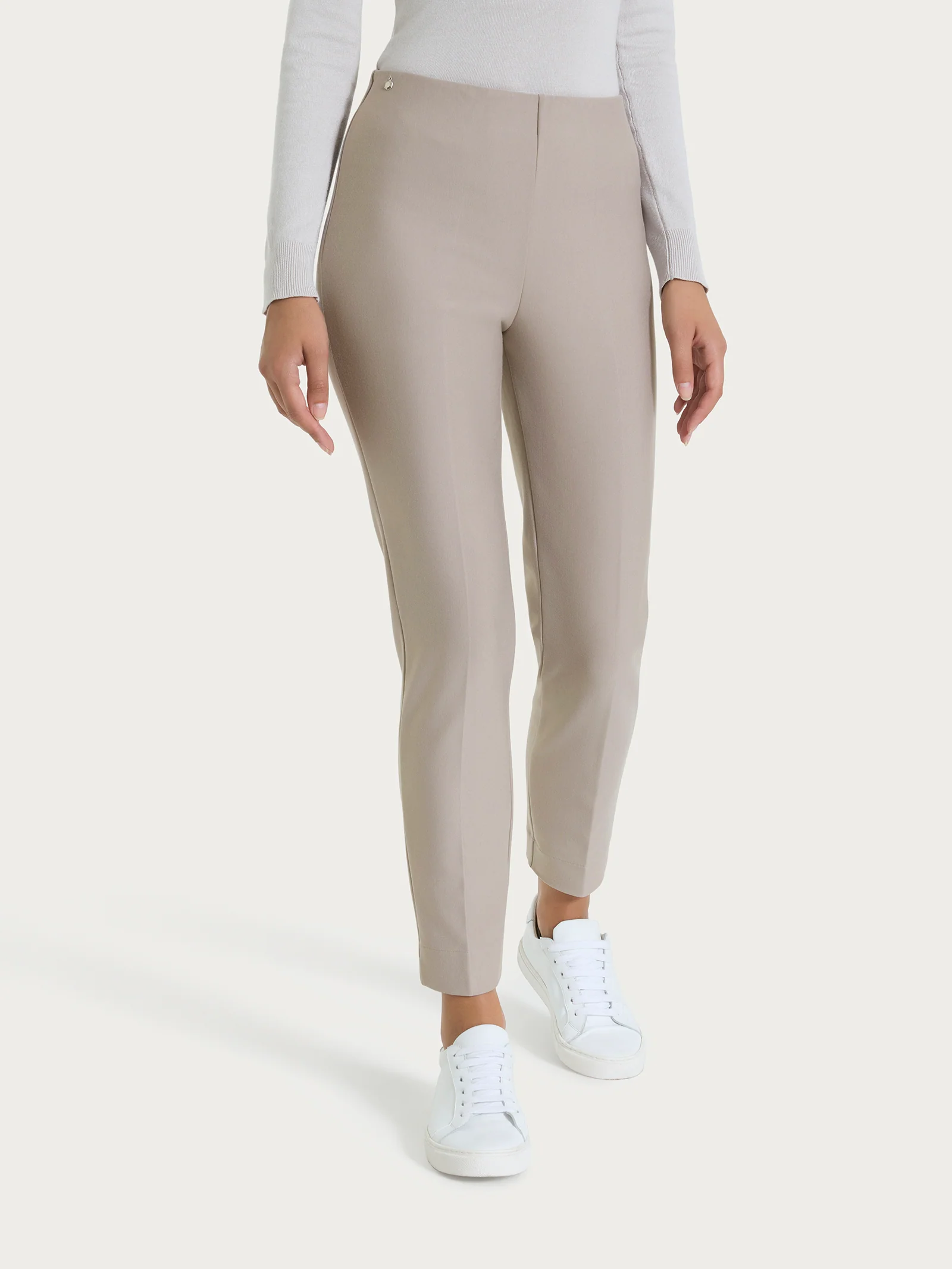 Pantalone a sigaretta con spacchetti in Compact - String