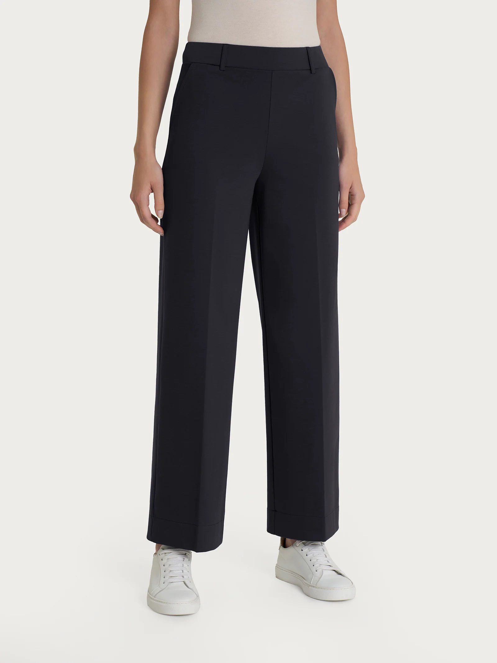 Pantalone ampio alla caviglia con tasche in Compact Light - Nero