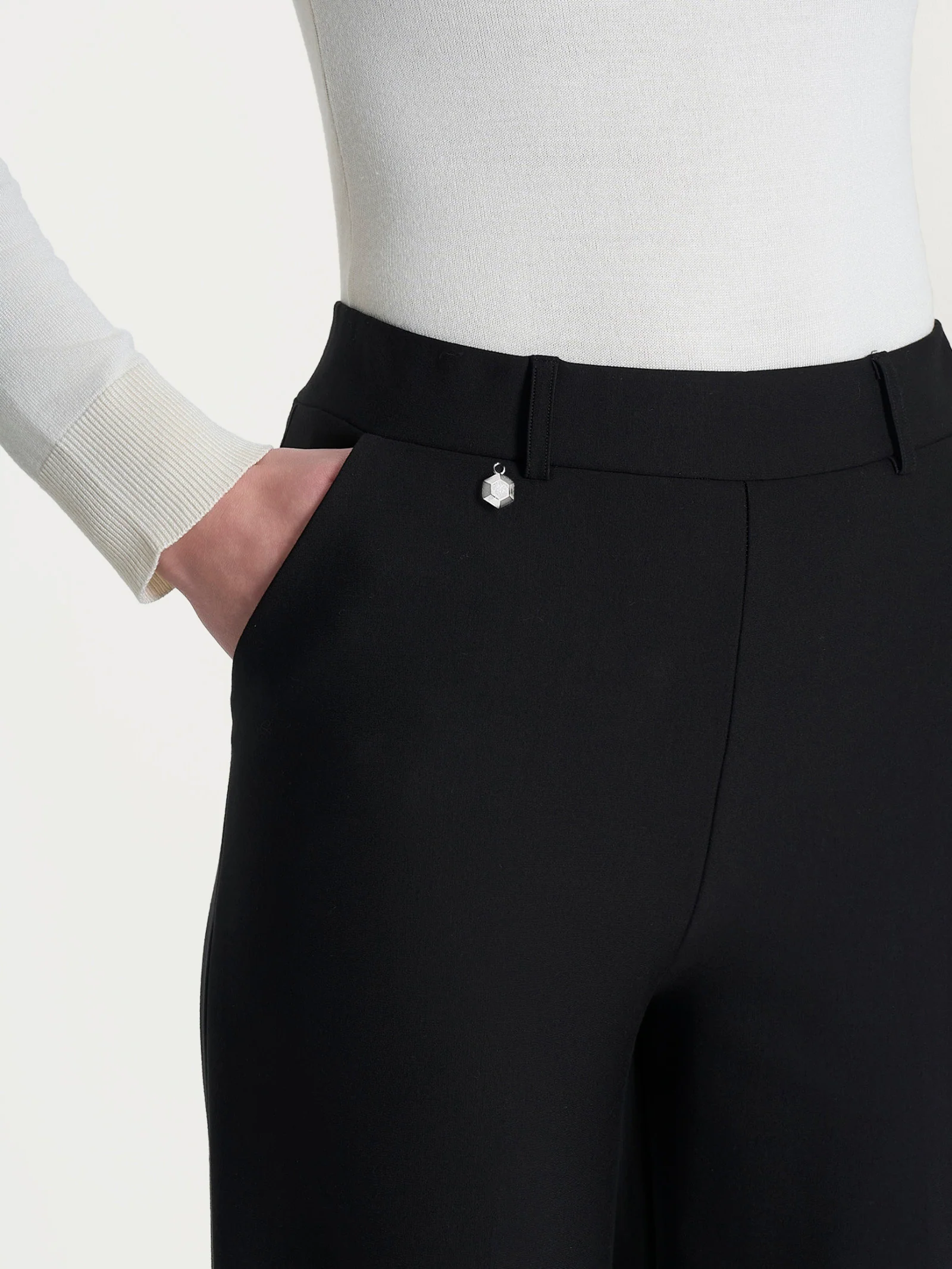 Pantalone ampio alla caviglia in Compact - Reflecting Pond - Image 3