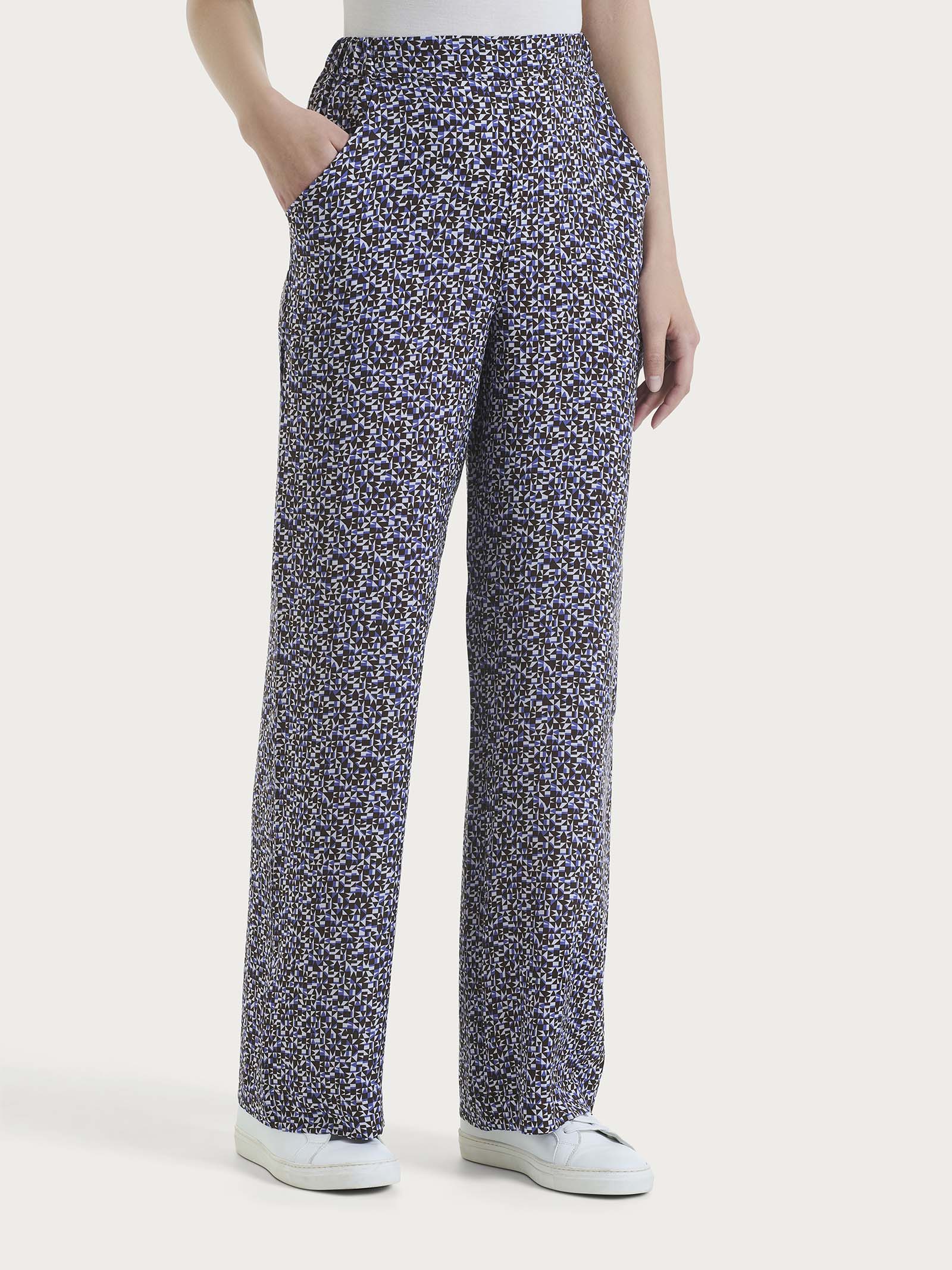 Pantalone ampio con tasche con geometric pattern in Ecoseta - Fant. Thistle