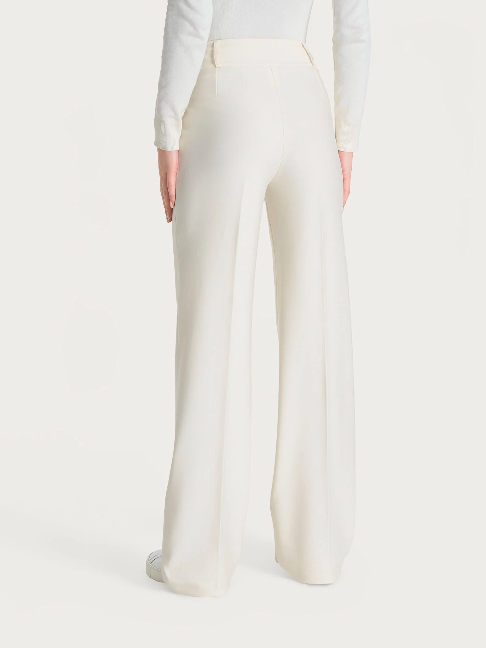 Pantalone ampio con tasche e pinces in Compact - Avorio - Image 3
