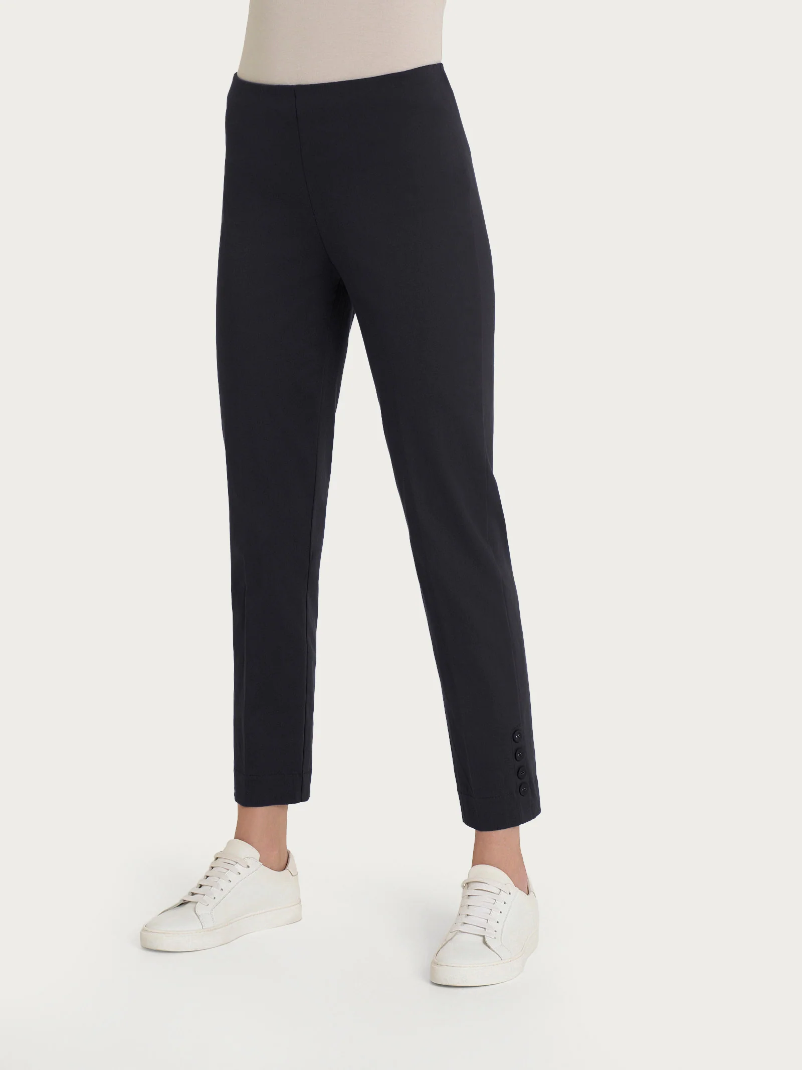 Pantalone capri con bottoni in Satin Power - Nero