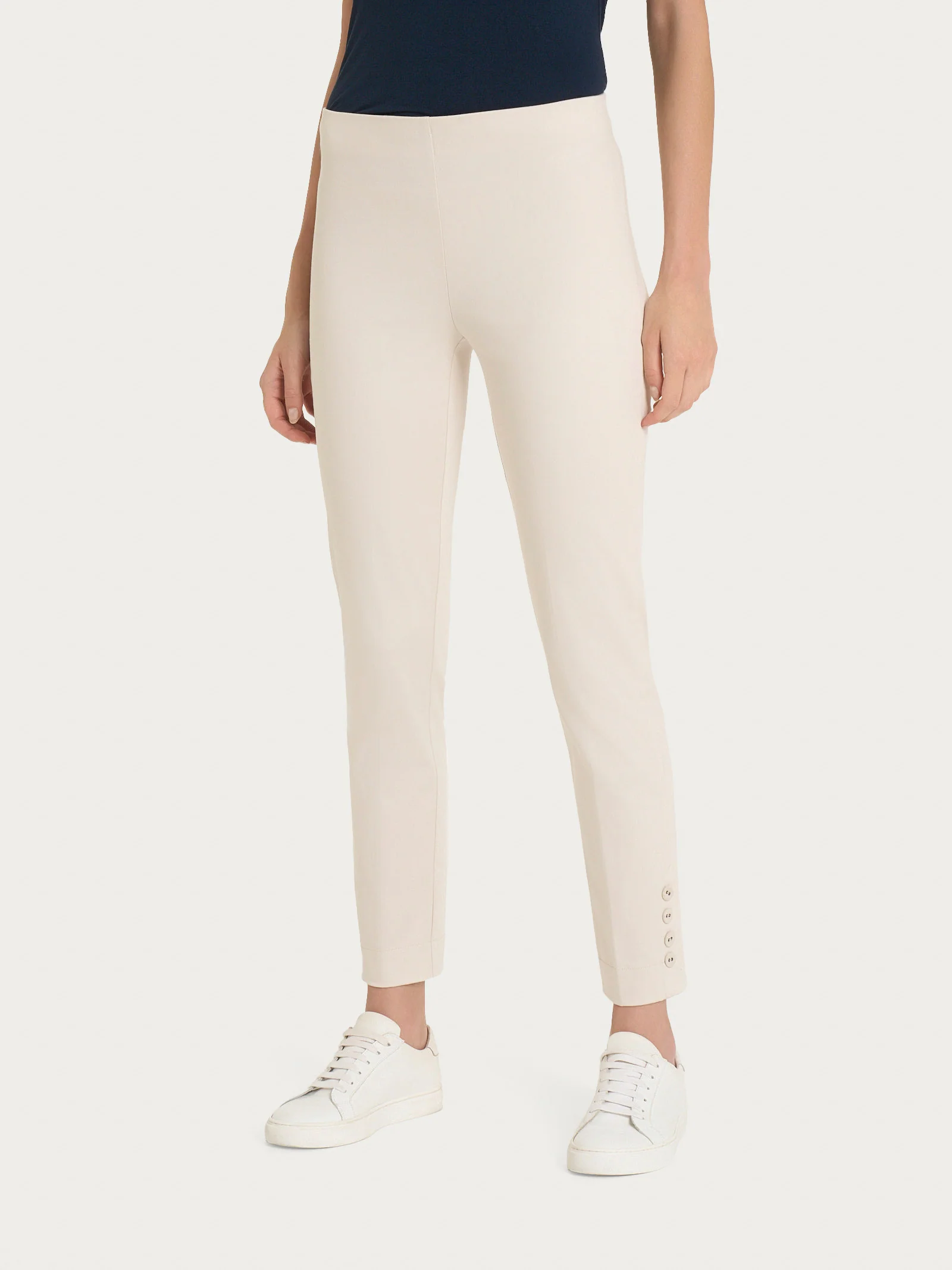 Pantalone capri con bottoni in Satin Power - Champignon