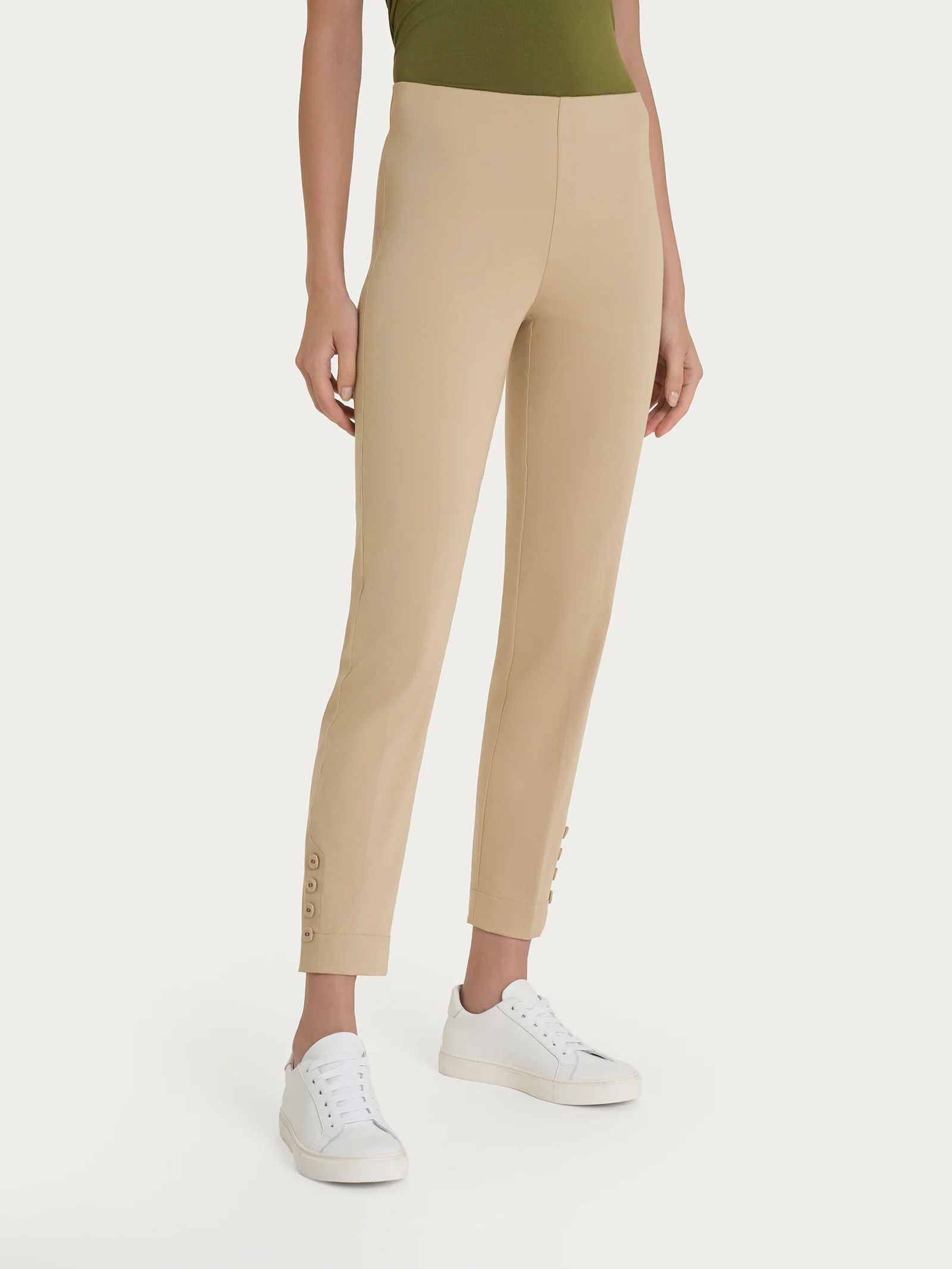 Pantalone capri con bottoni in Satin Power - Irish Cream