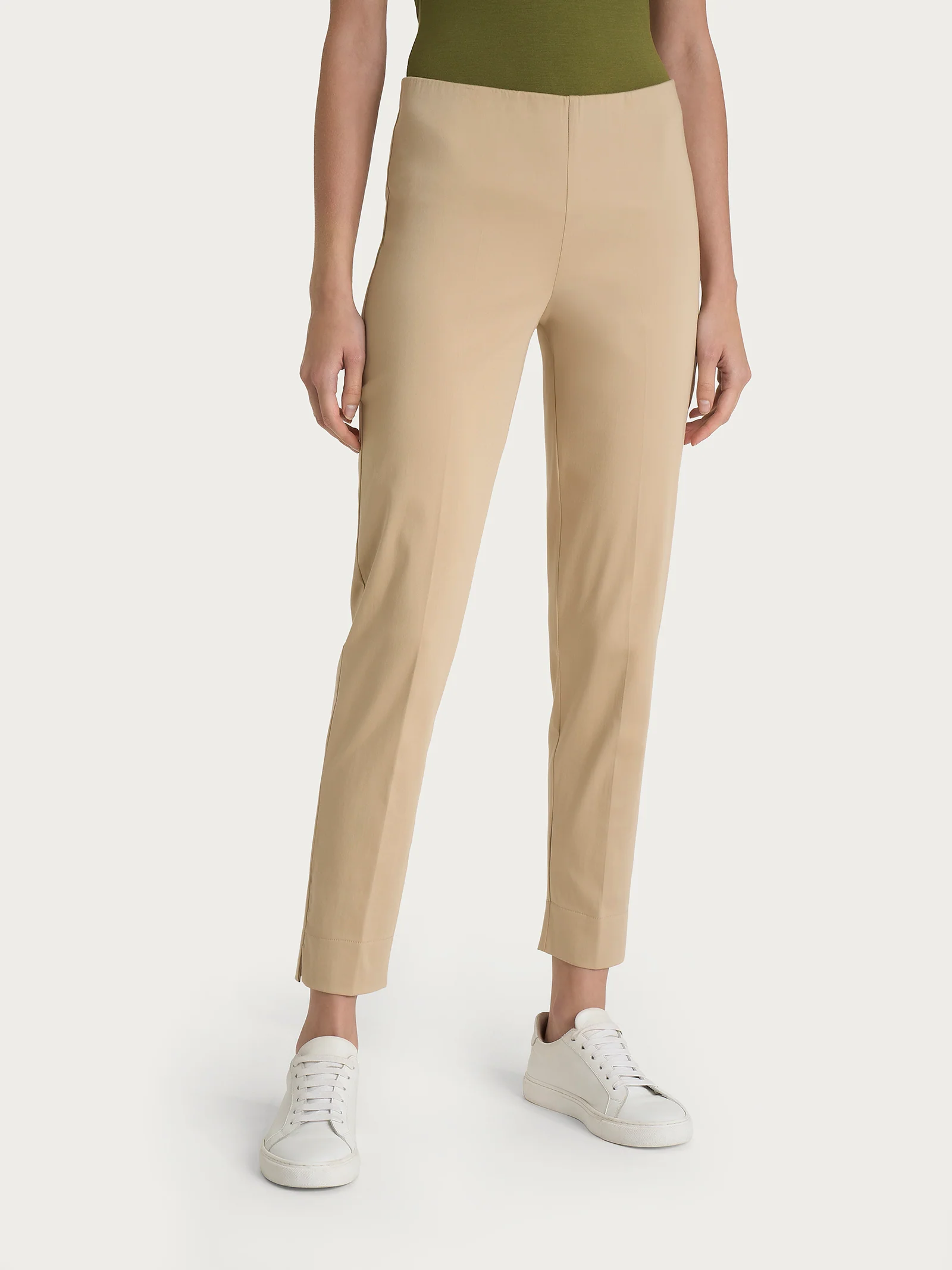 Pantalone capri con spacchetti in Satin Power - Irish Cream